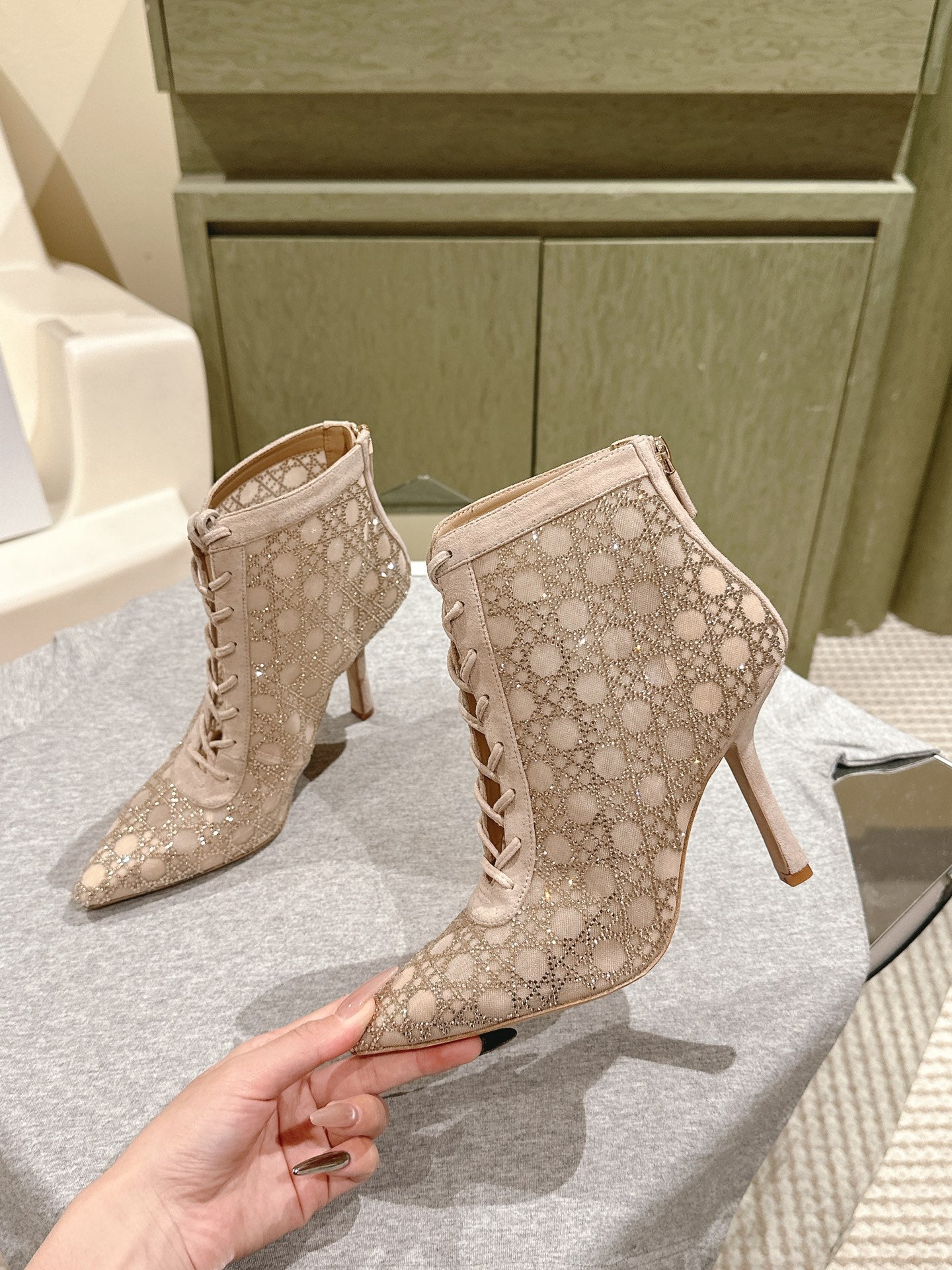 CD Capture  Ankle Boot  85mm Beige  Mesh & Suede 483090