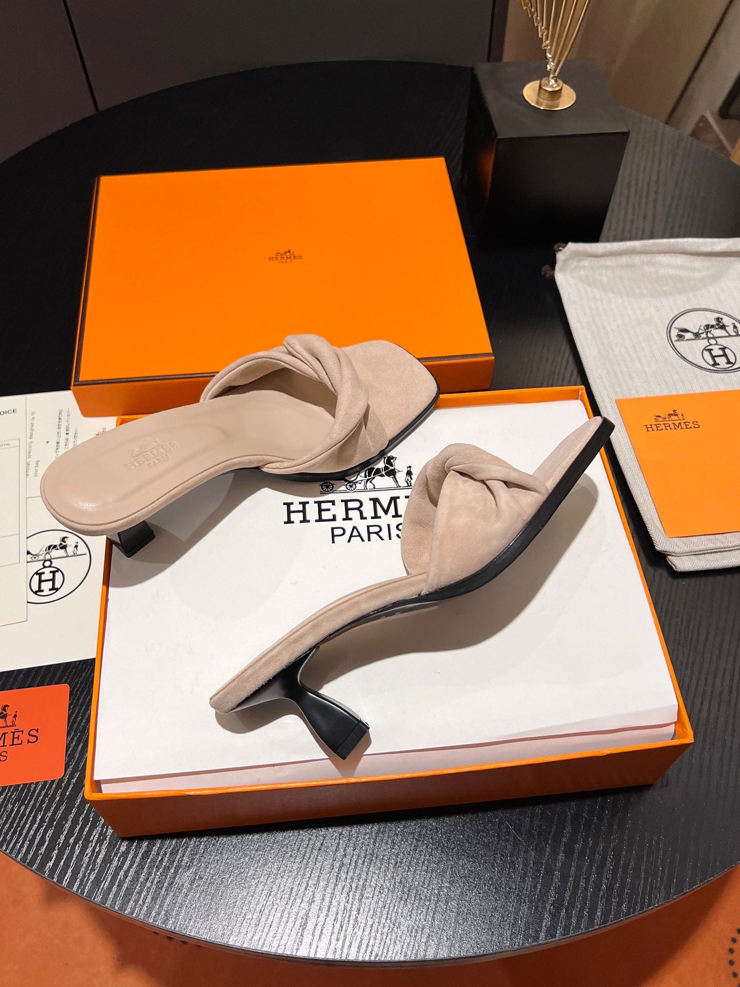 HM Giny Sandal 5.5 Light Beige Suede Calfskin 680062
