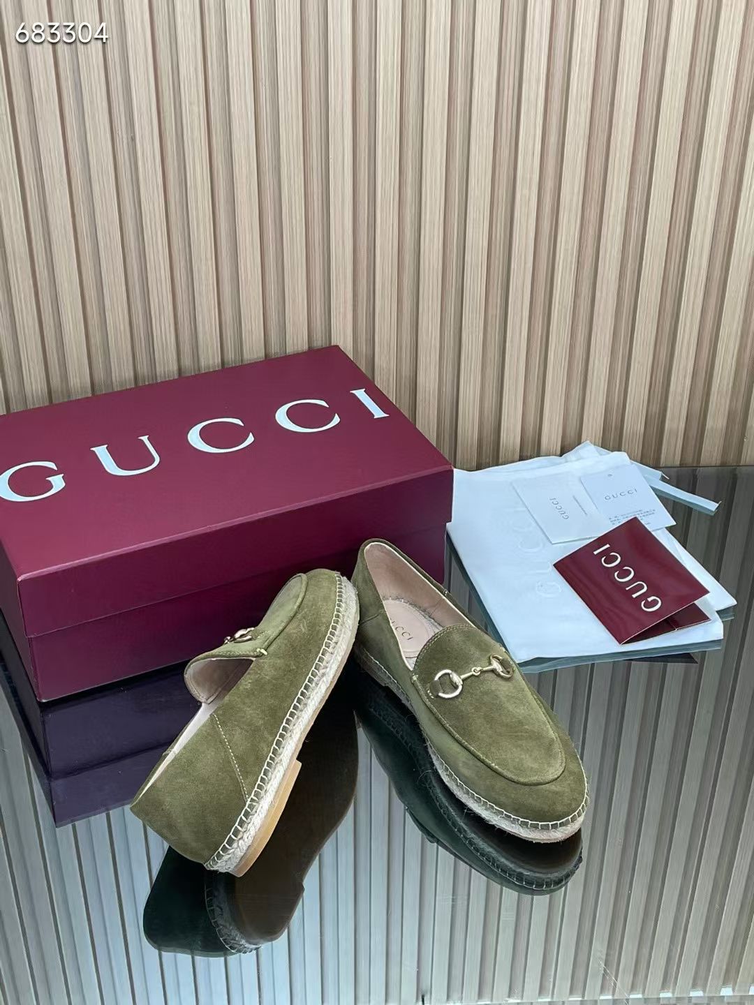 Gucci 26s Loafer In Moss Green Suede