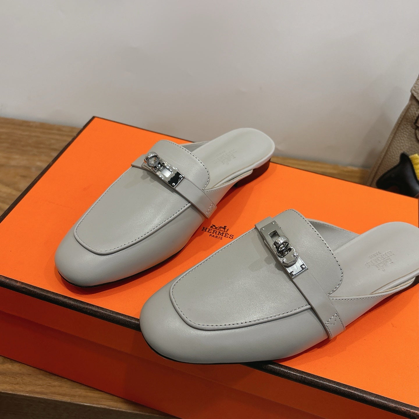 HM 26s Kelly Mule In Grey Calfskin Silver Hardware