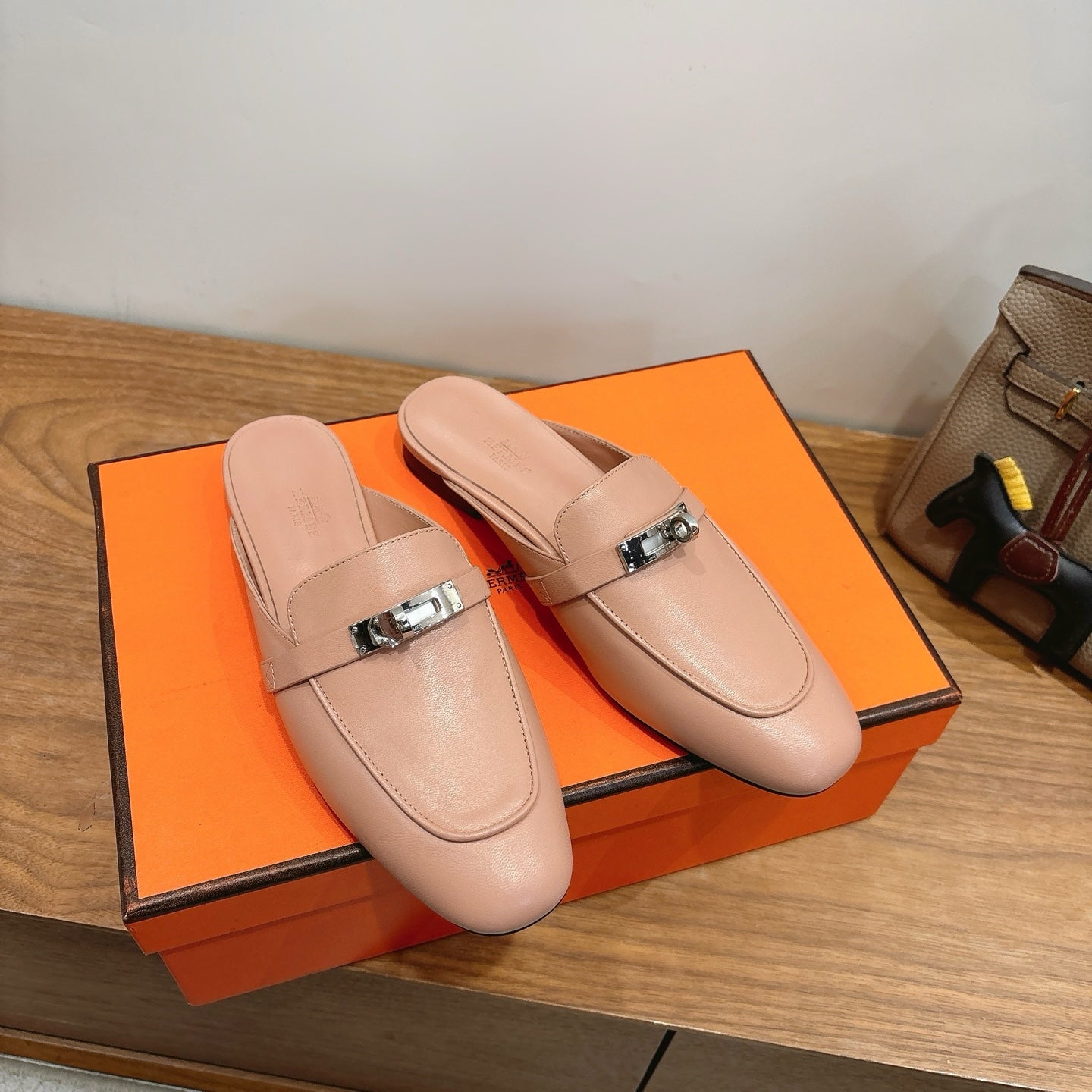 HM 26s Kelly Mule In Grey Beige Calfskin Silver Hardware