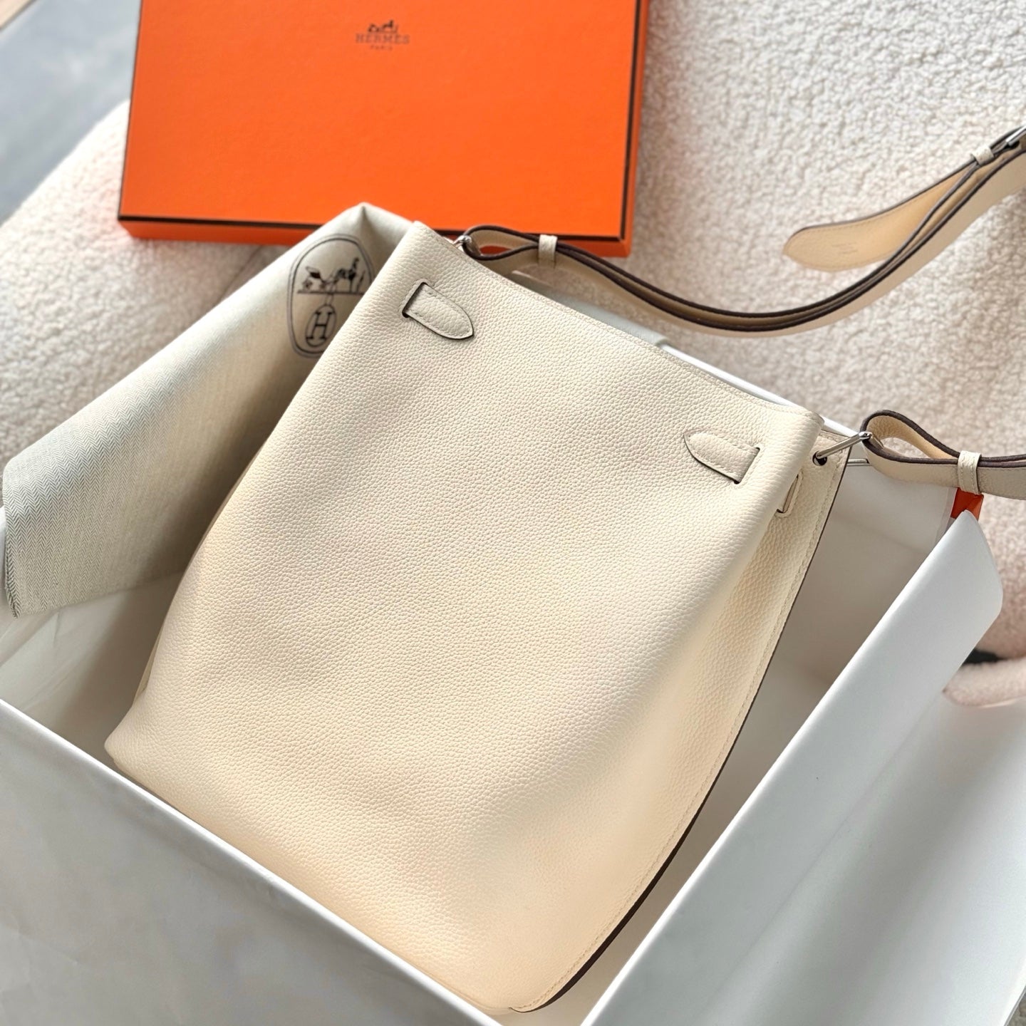 HM So Kelly Shoulder Bag 22cm Ivory Cowhide 284526