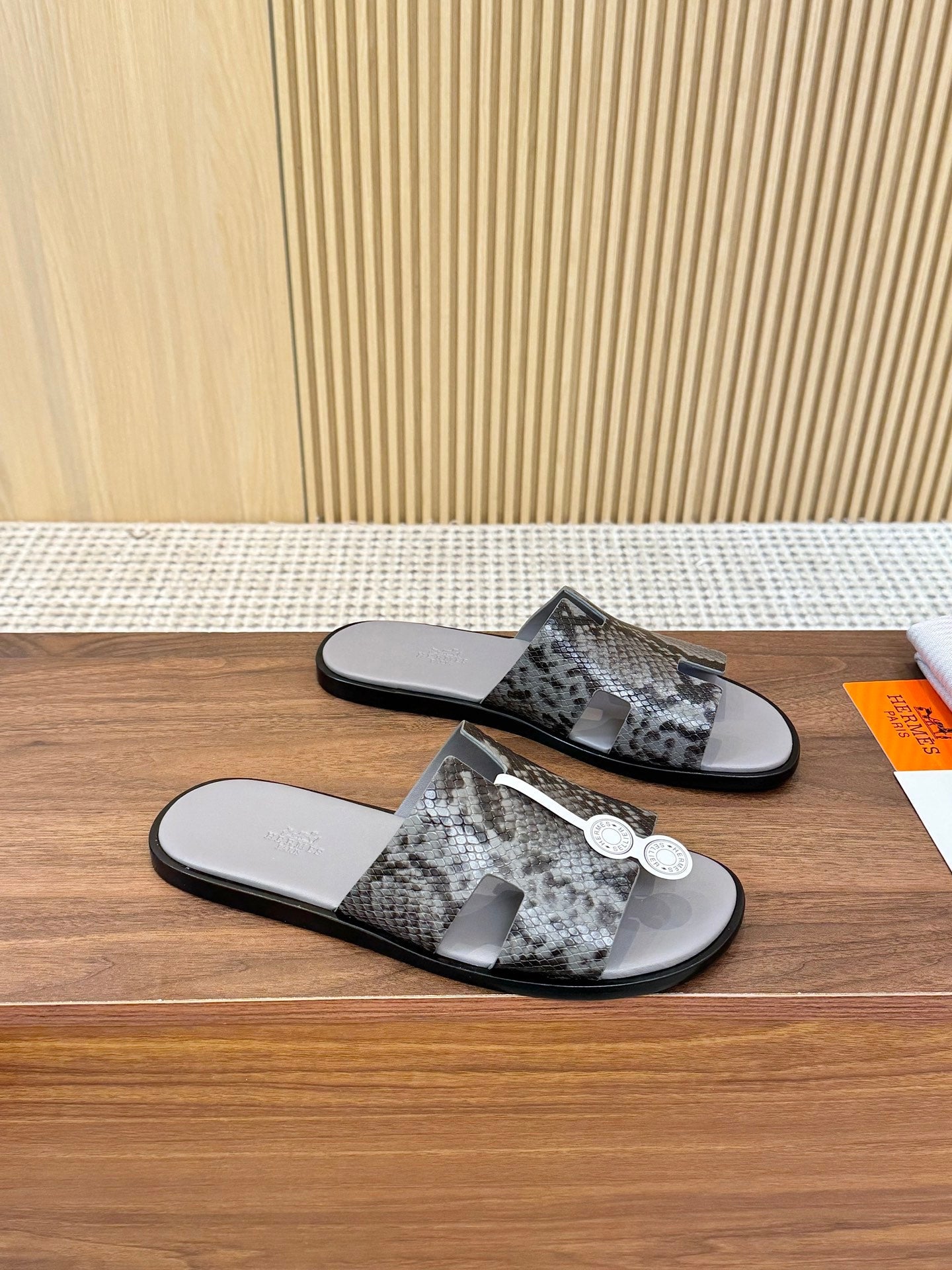HM Izmir Sandals Grey Snakeskin 799286
