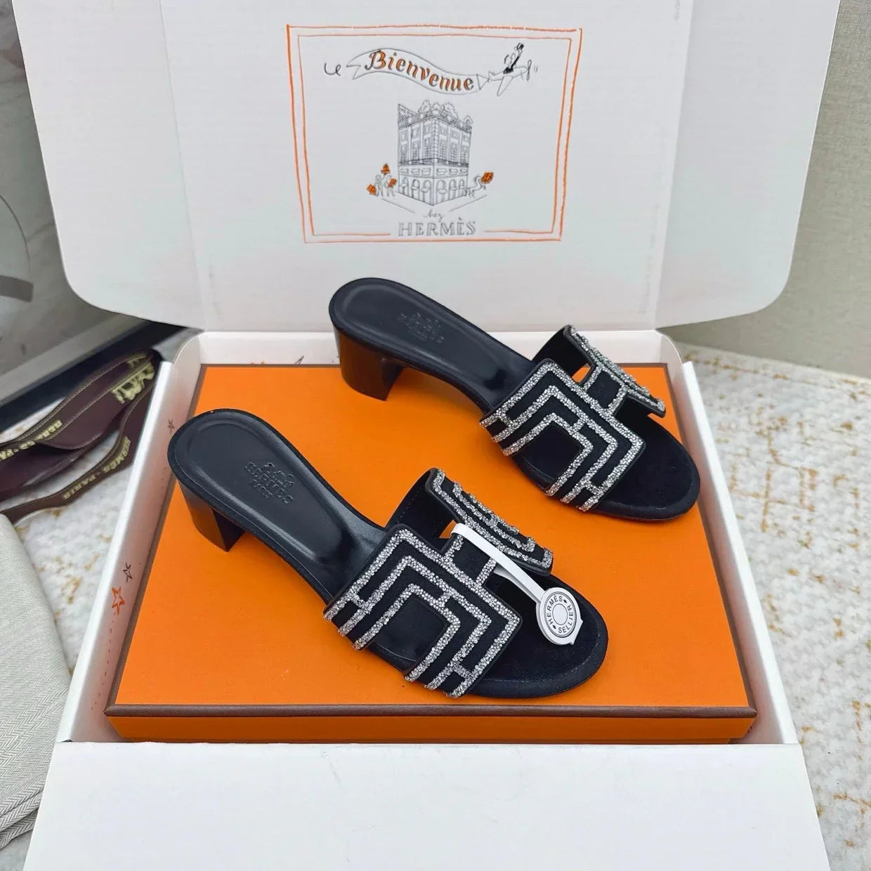 HM 26ss Oran Sandals 50 Black Cowhide 625230