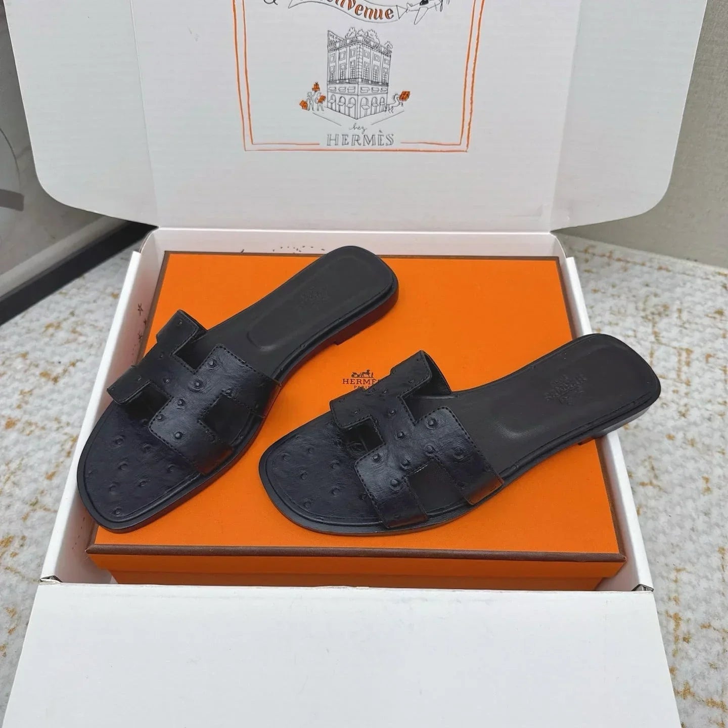 HM 26ss Oran Sandals Black Ostrich Leather 625094