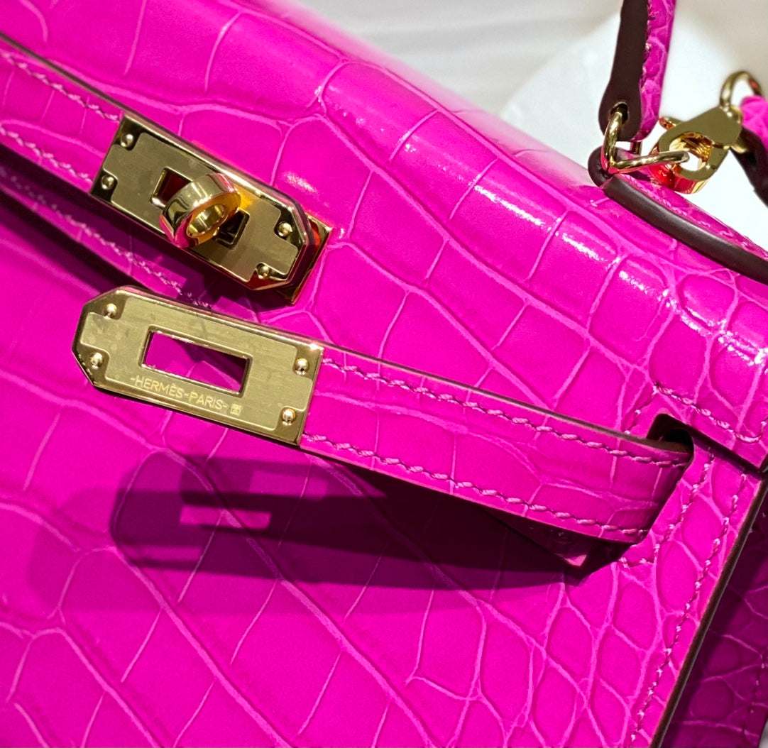 HM 25s Mini Kelly 19cm Deep Magenta Embossed Crocodile Gold Hardware