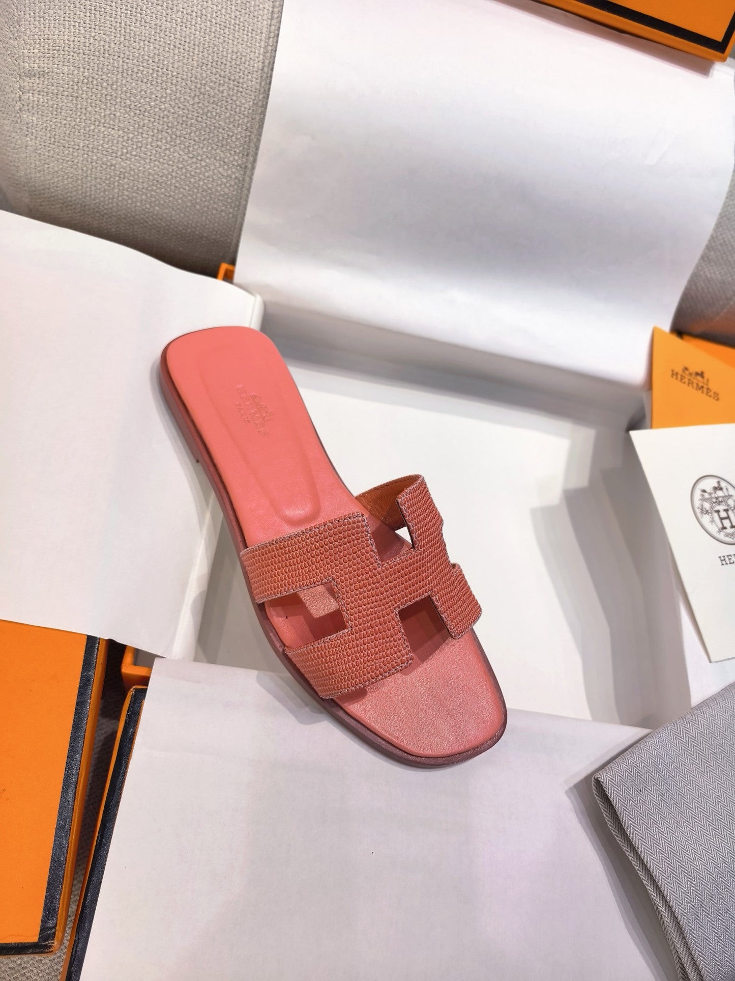 HM 26s Oran Sandal Jaipur Pink Epsom 708455