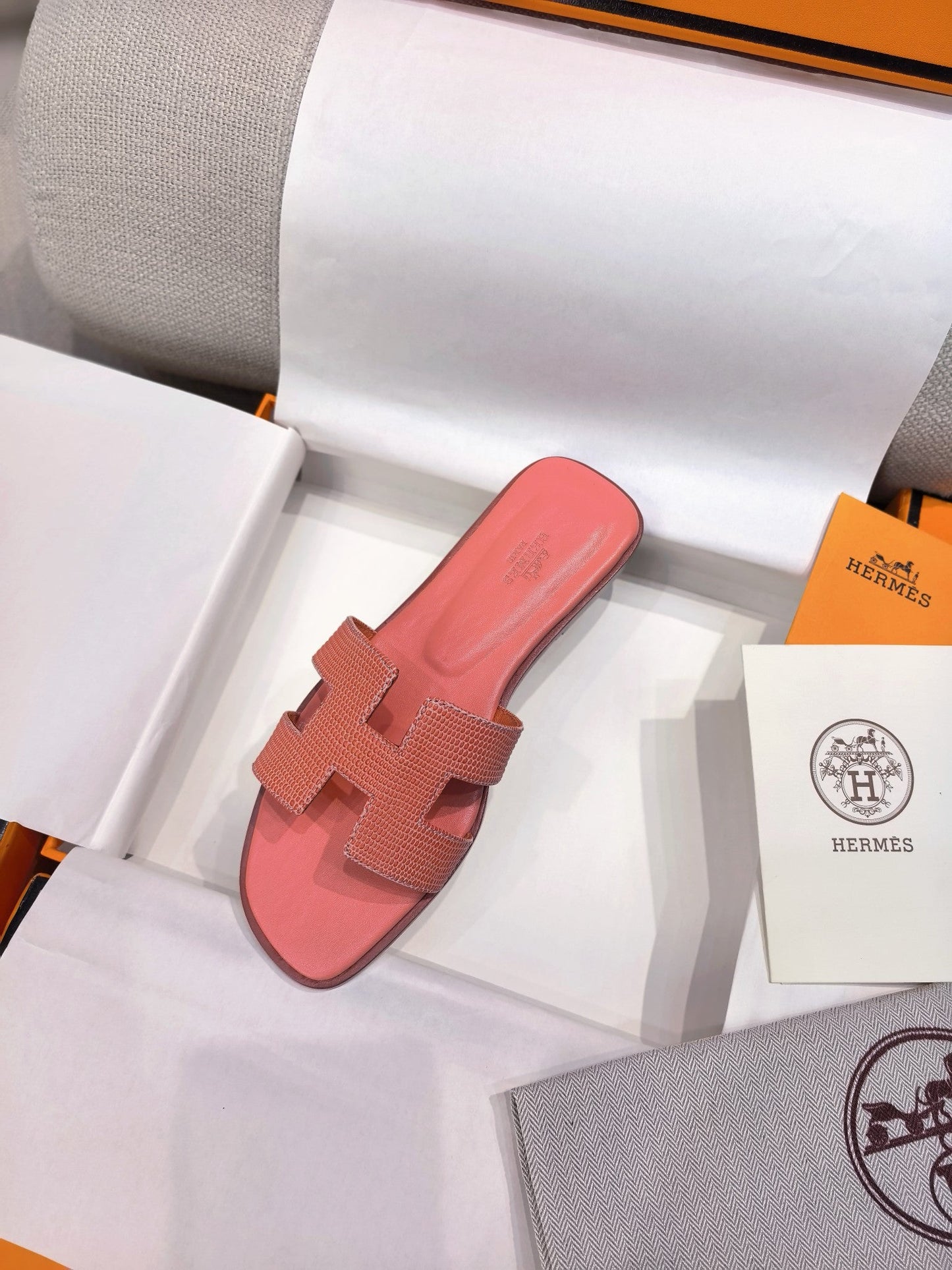 HM 26s Oran Sandal Jaipur Pink Epsom 708455