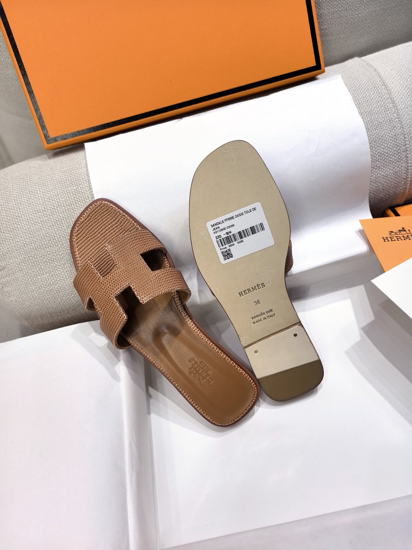 HM 26s Oran Sandal Brown Epsom 708457