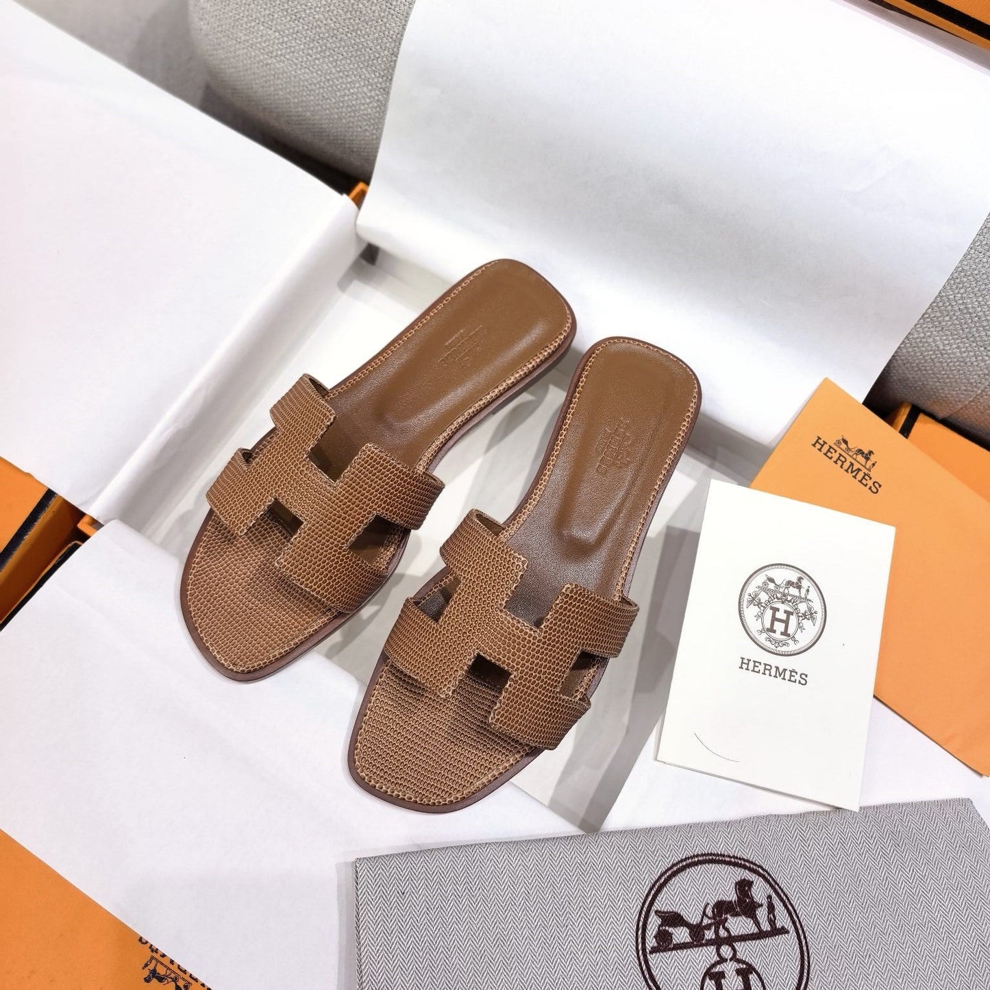 HM 26s Oran Sandal Brown Epsom 708457