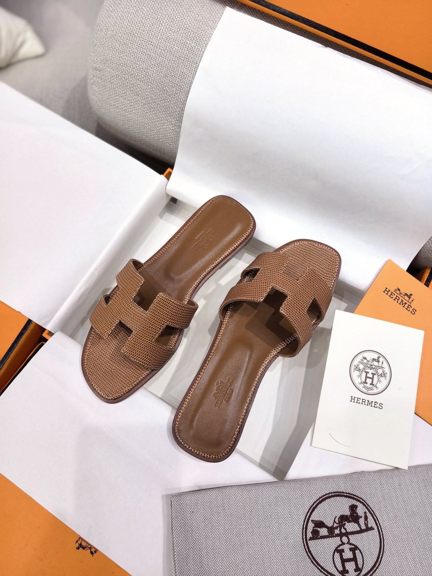HM 26s Oran Sandal Brown Epsom 708457