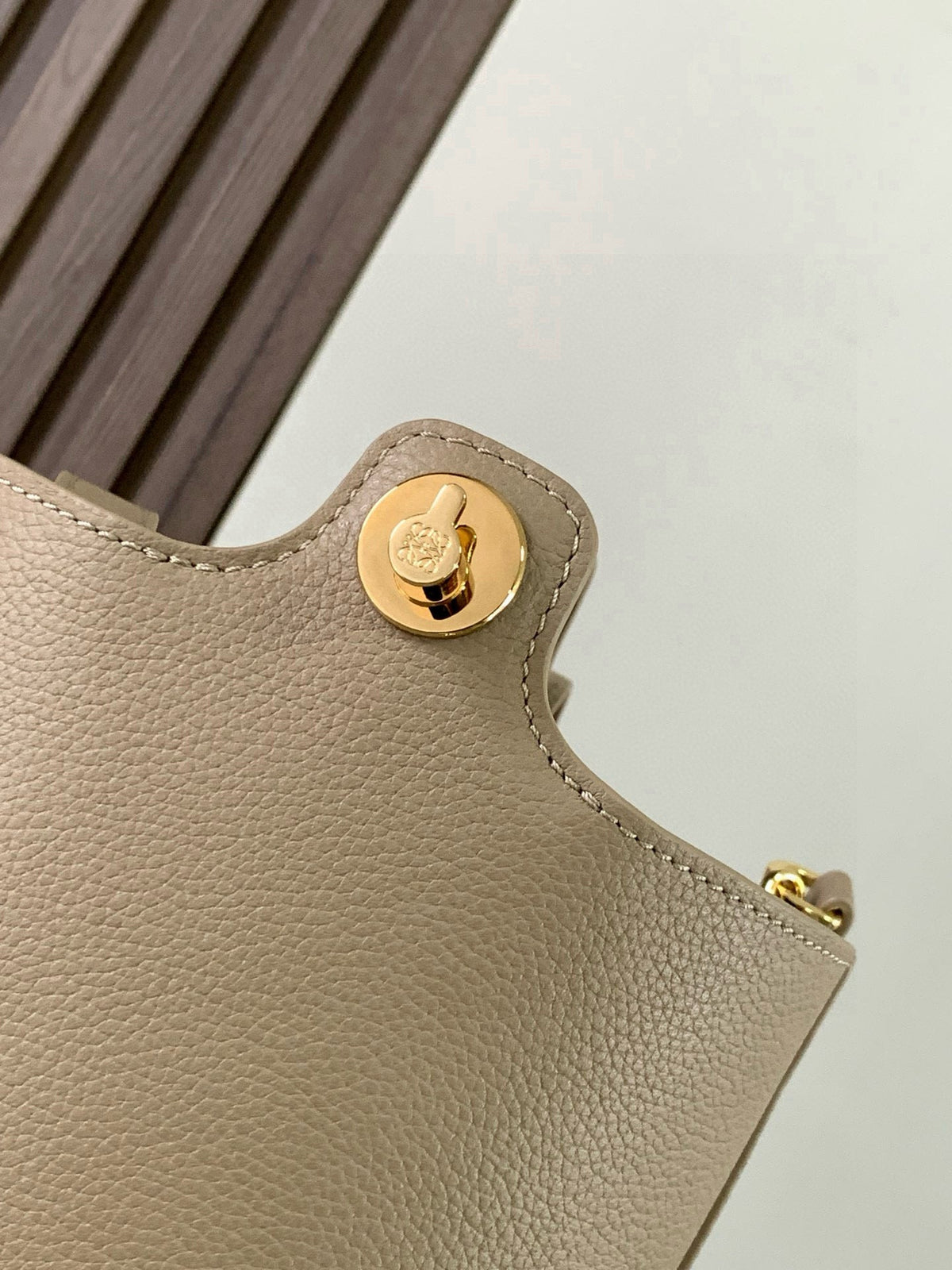 Loewe Mini Pebble Bucket Bag 20cm Beige Grained Calfskin