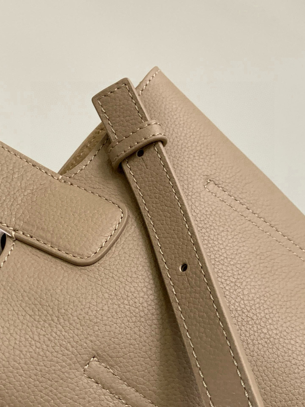 Loewe Mini Pebble Bucket Bag 20cm Beige Grained Calfskin