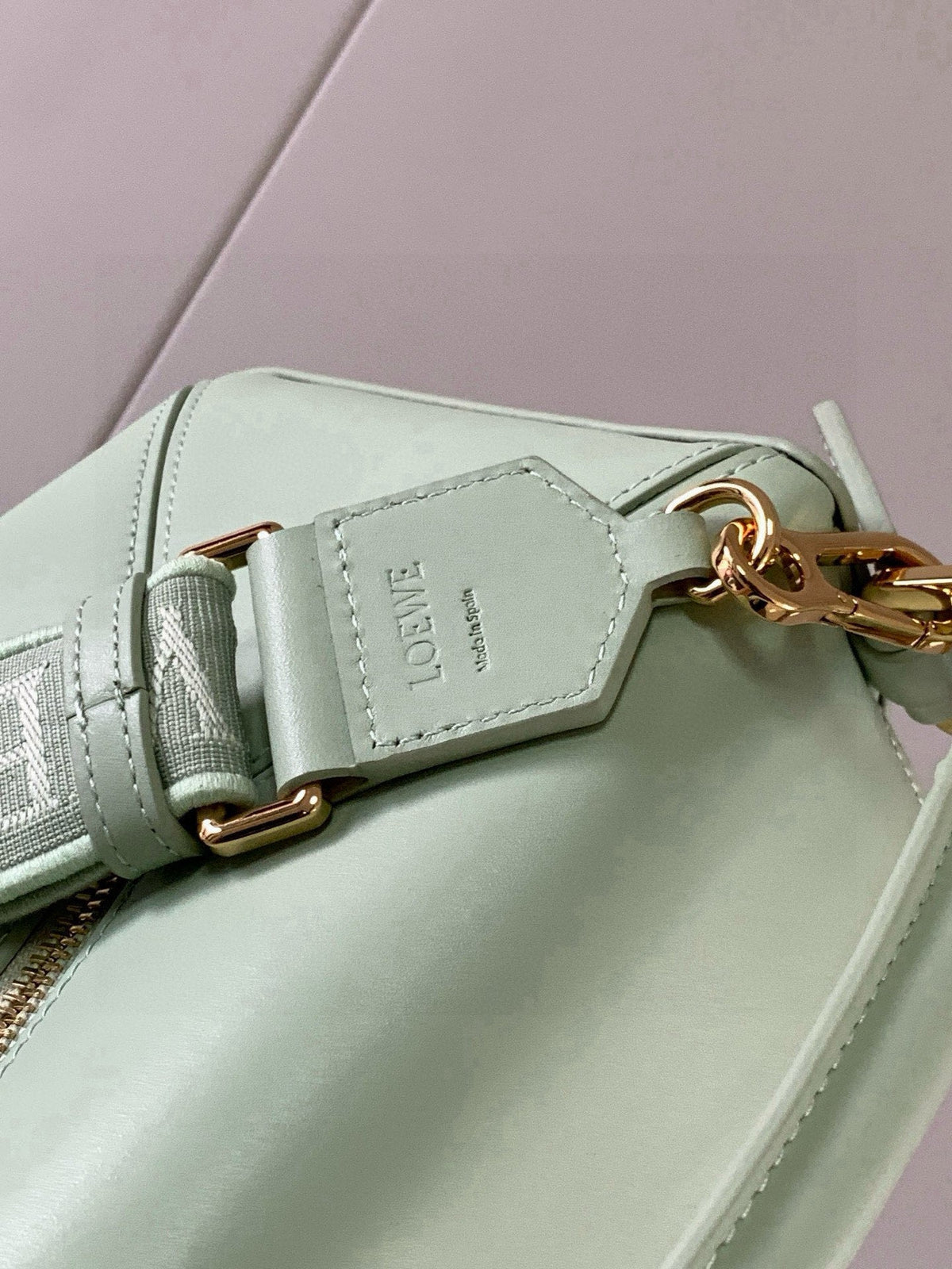 Loewe Puzzle Bag 24cm Light Mint Green Soft Nappa Calfskin