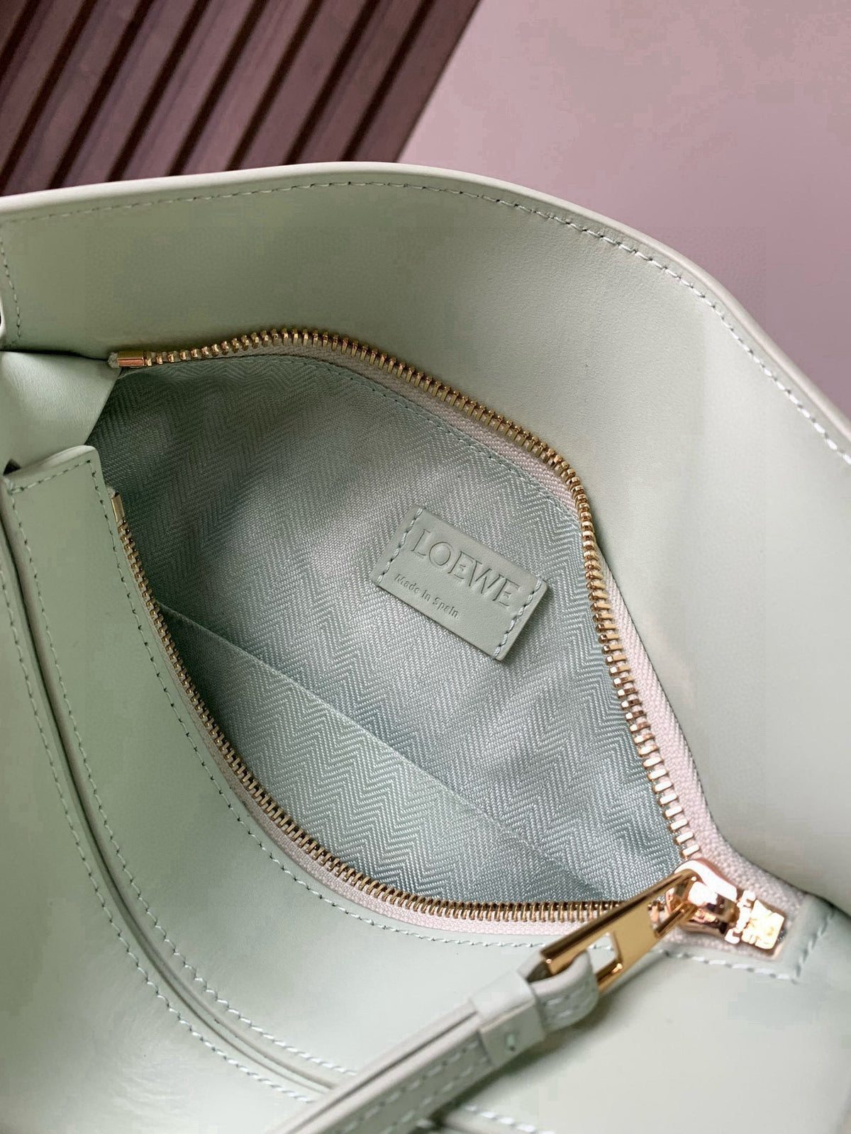 Loewe Puzzle Bag 24cm Light Mint Green Soft Nappa Calfskin