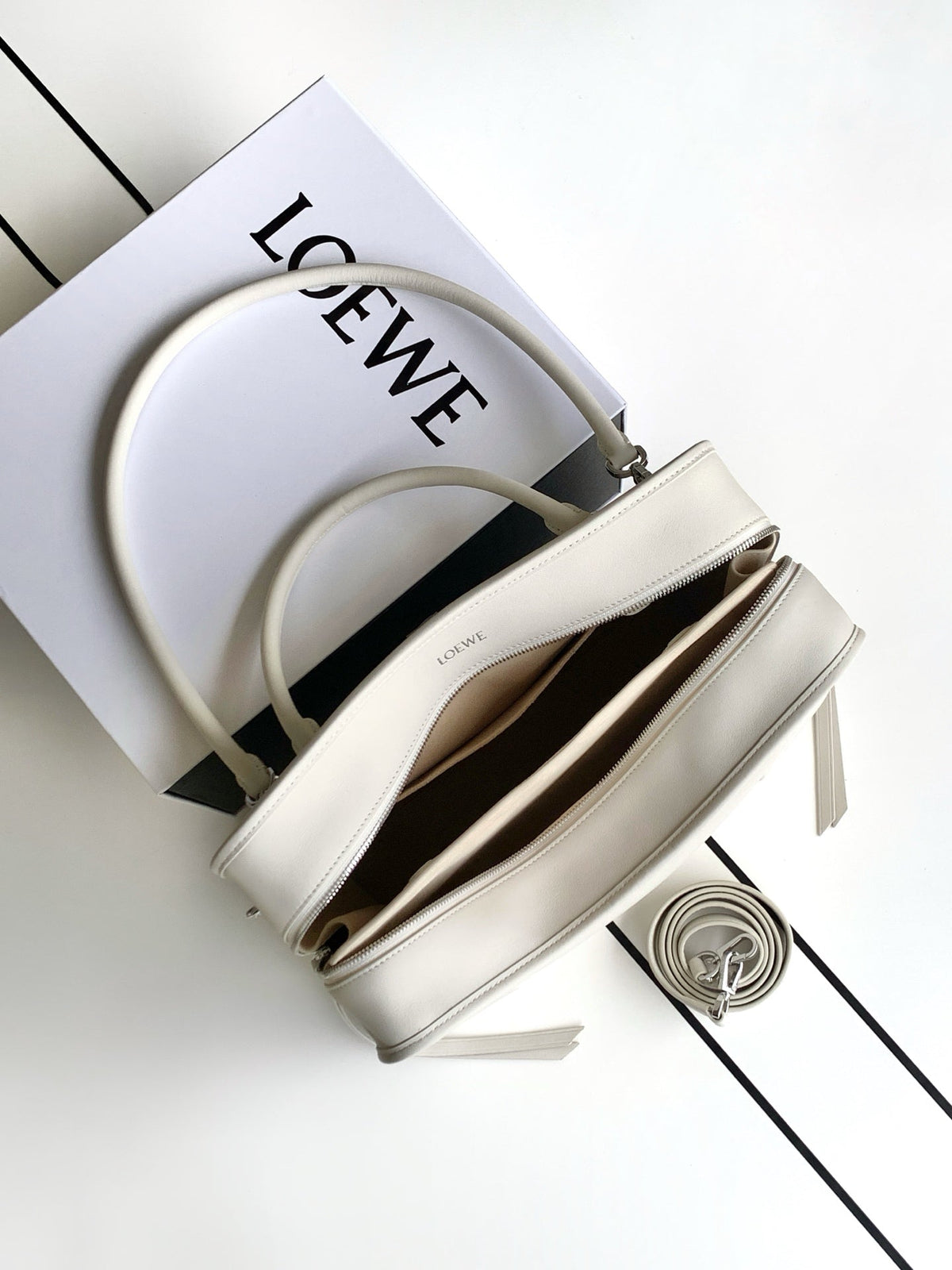 Loewe 2026 Amazona 180 Bag 24cm White Soft Calfskin