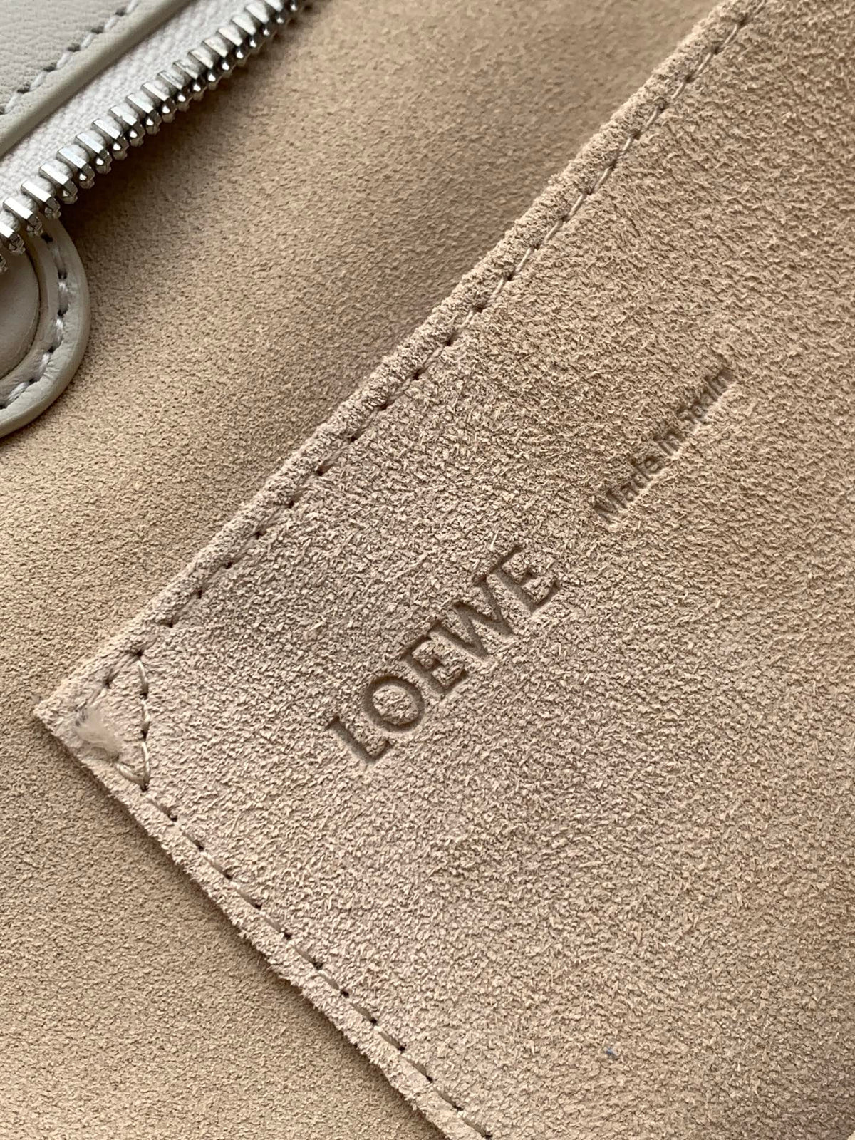 Loewe 2026 Amazona 180 Bag 24cm White Soft Calfskin