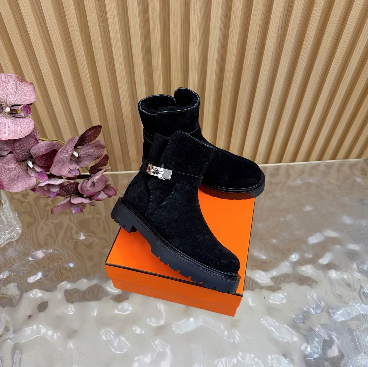 HM Jeff Ankle Boots Black Suede Shearling 537934