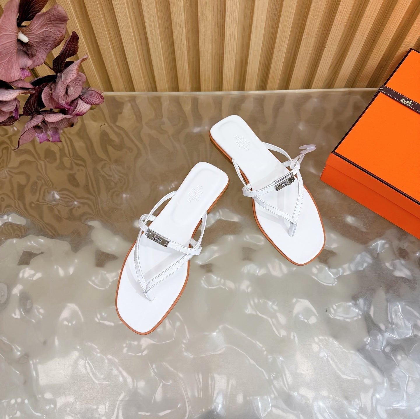 HM Miss Flip-Flops White Calfskin 589202