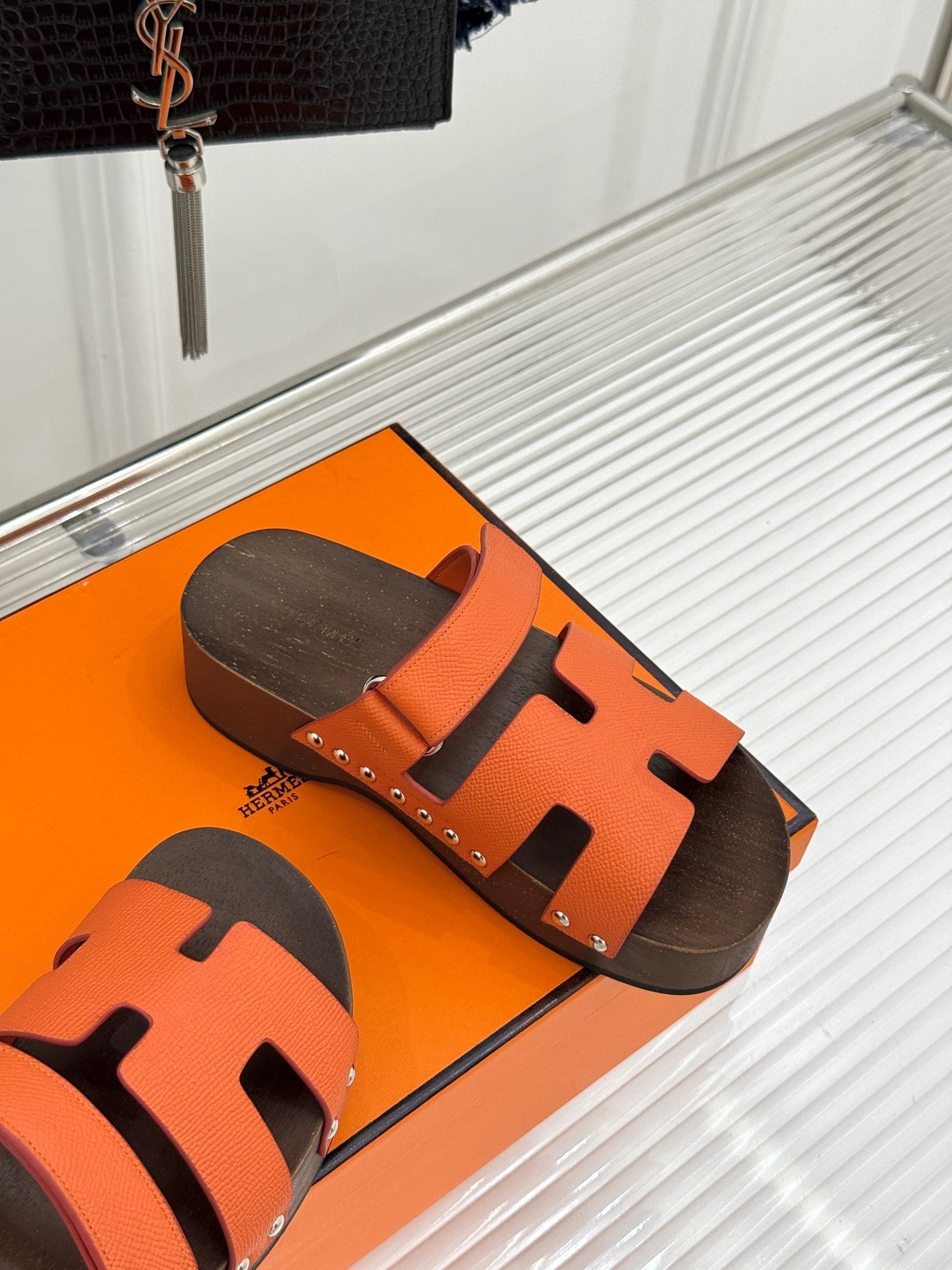 HM 26s Kos Clog 40 Orange Calfskin Dark Wood 675688