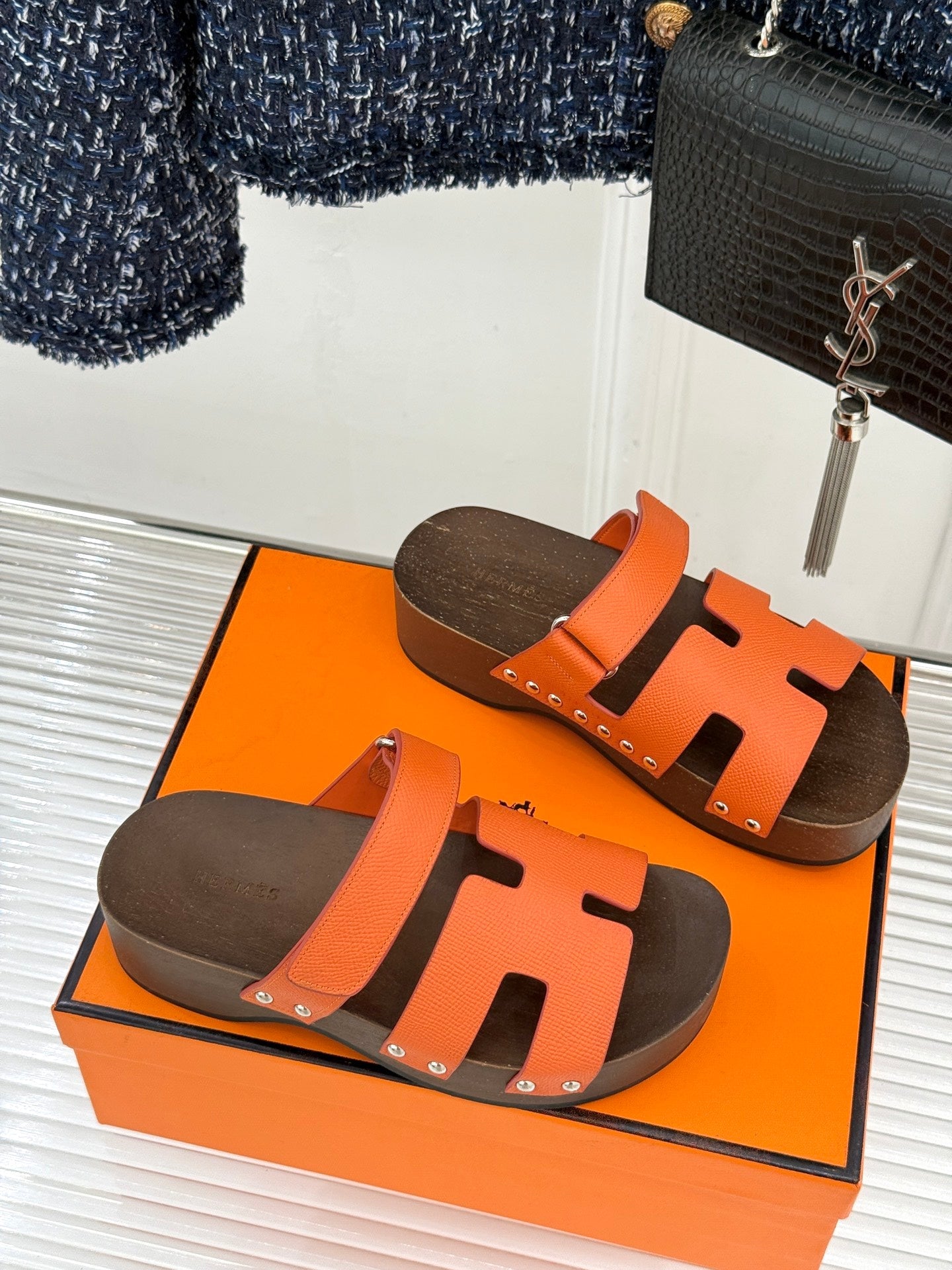 HM 26s Kos Clog 40 Orange Calfskin Dark Wood 675688