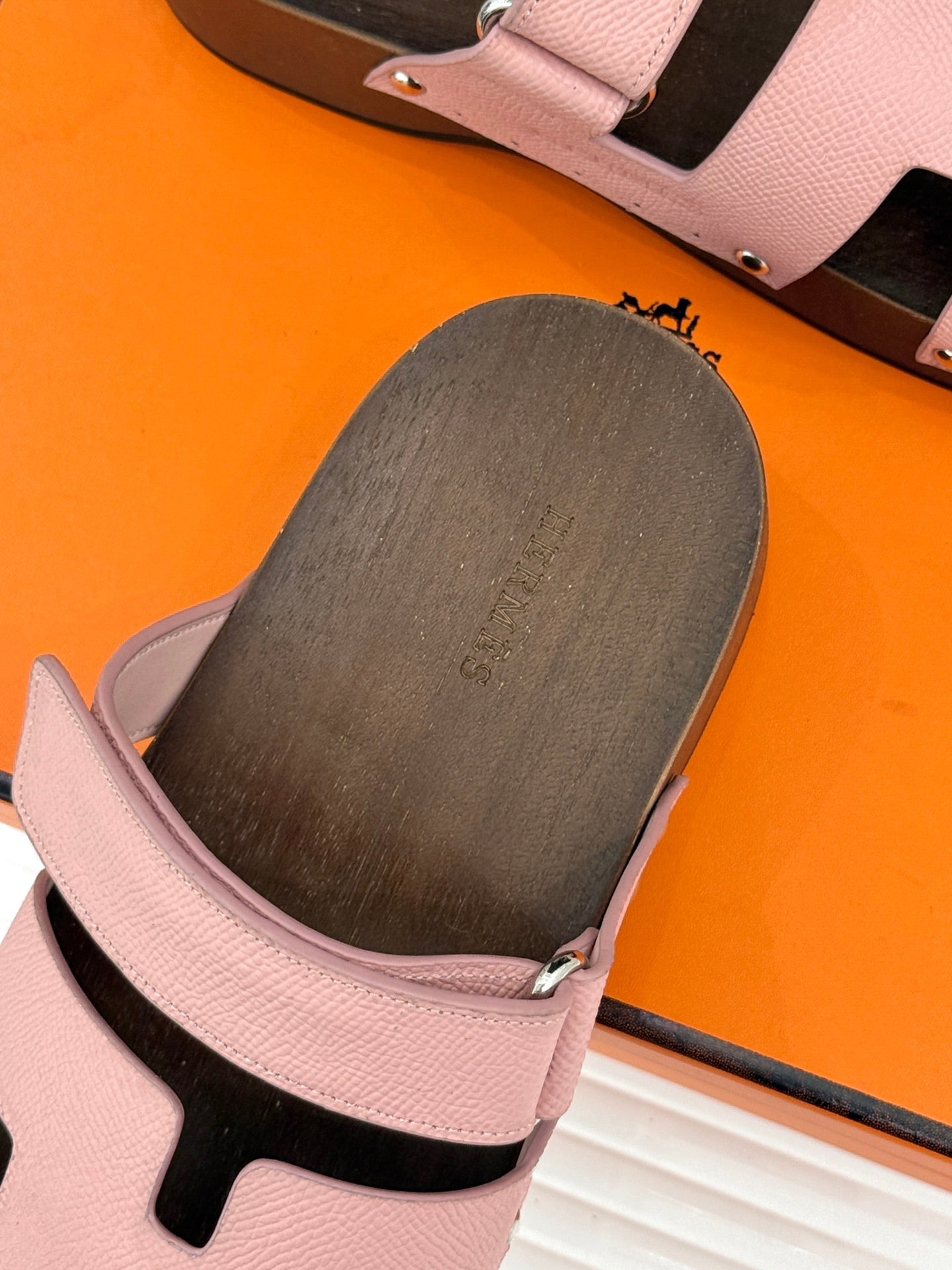 HM 26s Kos Clog 40 Pink Calfskin Dark Wood 675688