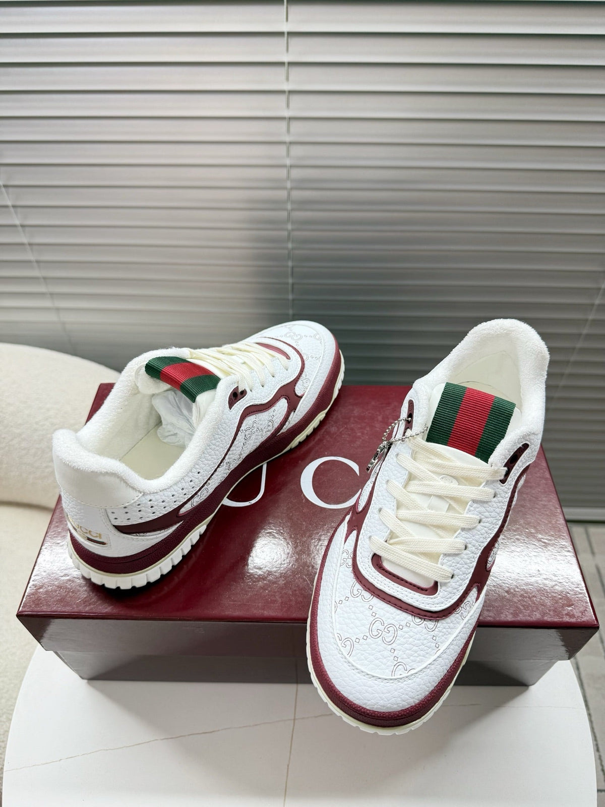 Gucci 26s Mac80 Sneaker In White And Red Leather