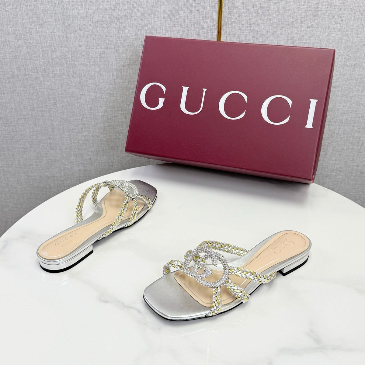 GG 26s Slippers With Crystal Interlocking G Sliver Leather 639930