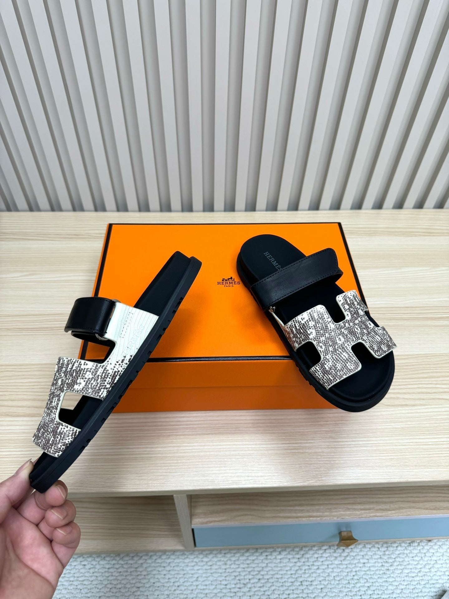 HM Chypre Sandal Black Off White Python Skin Pattern 618578