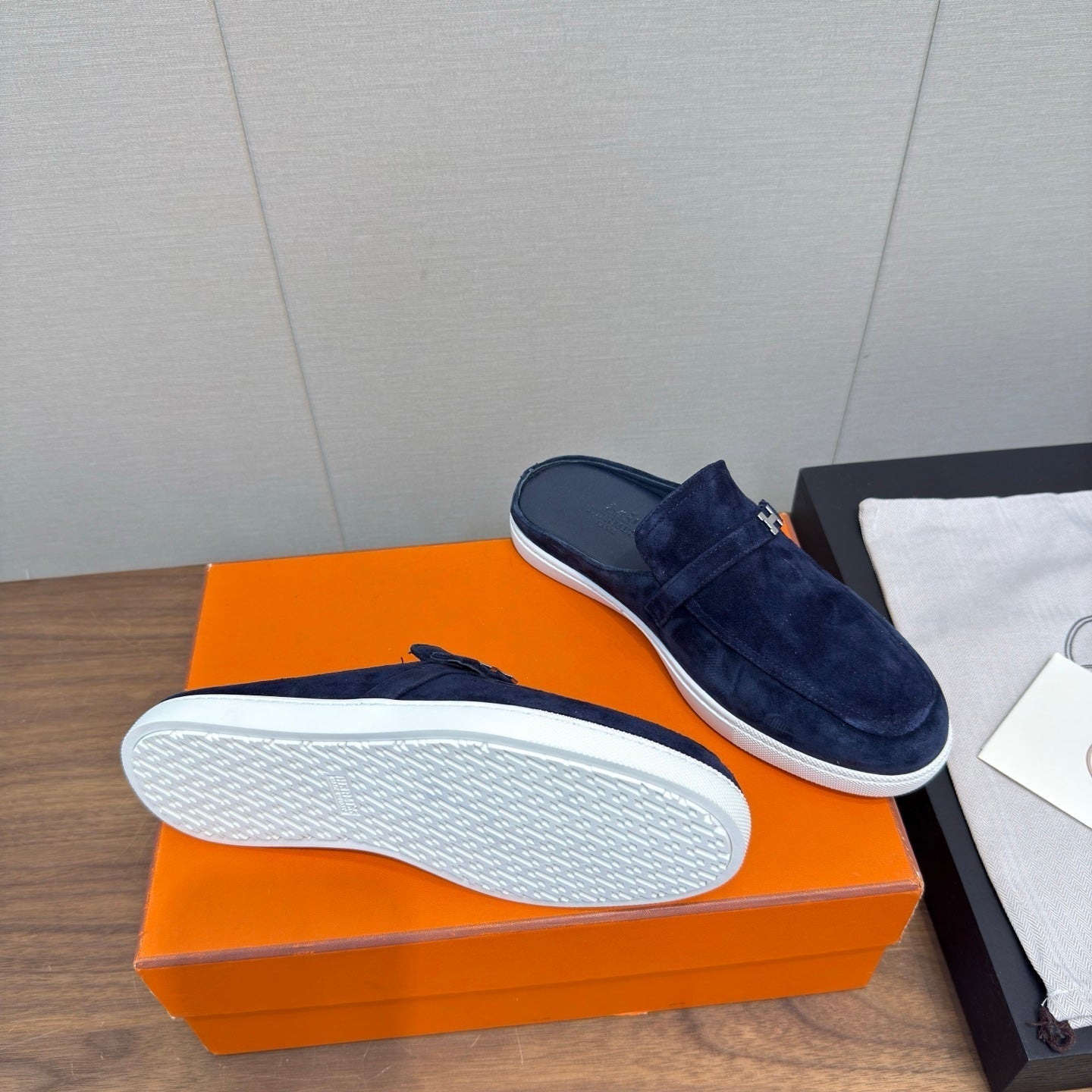 HM 25s Like Mule  Suede Rubber 465660
