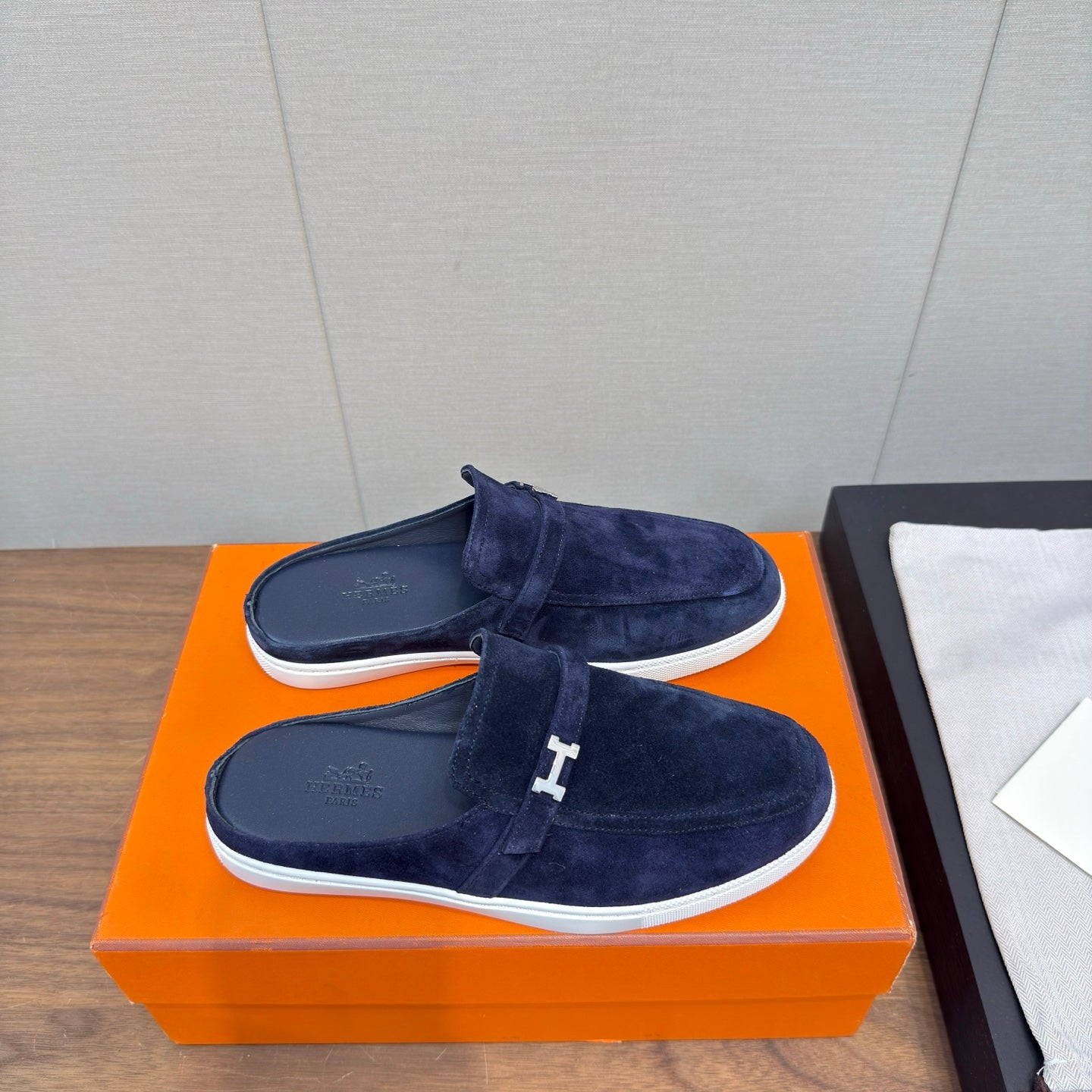 HM 25s Like Mule  Suede Rubber 465660