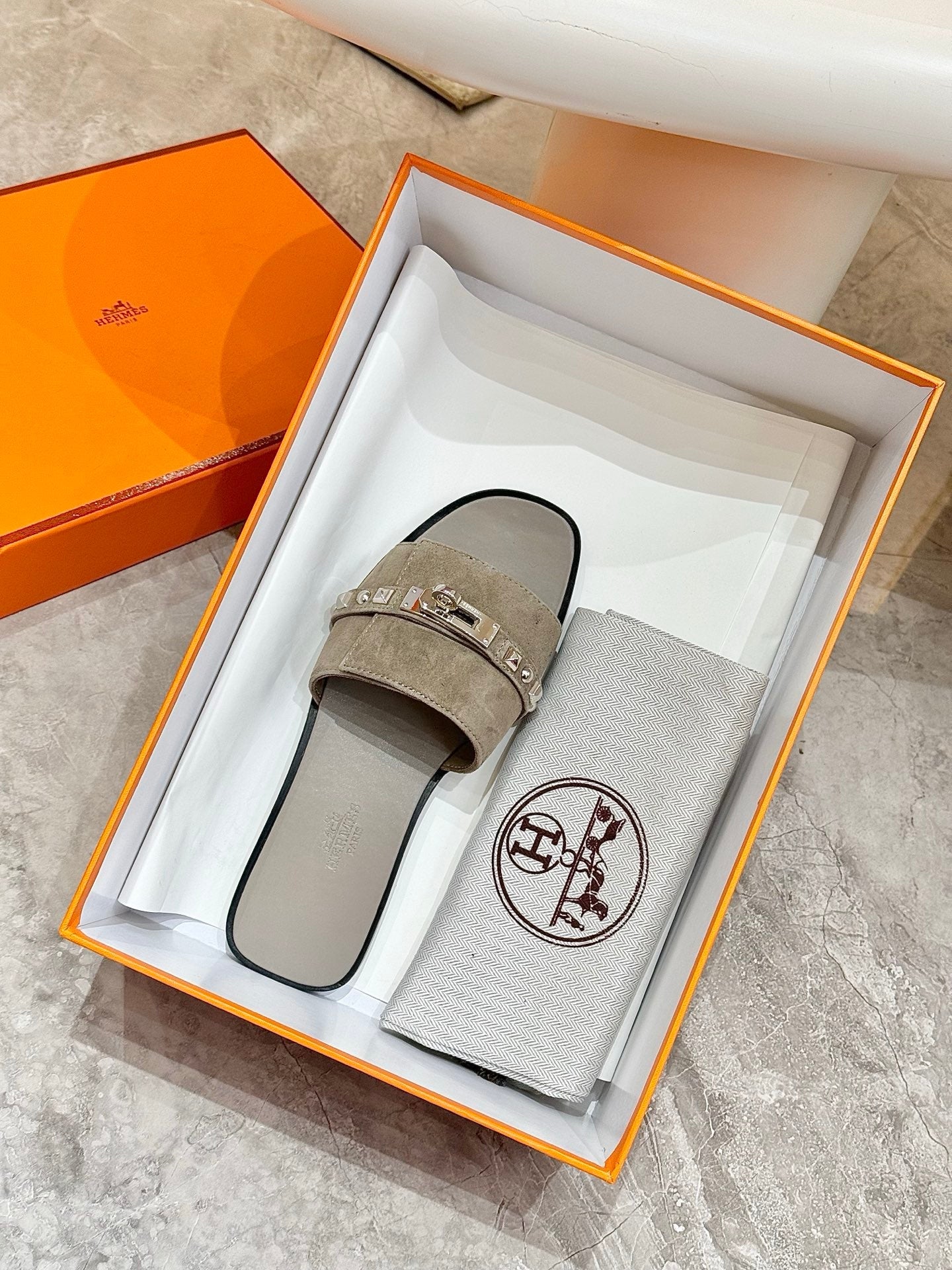 HM 26s Giulia Sandal In Grey Suede Calfskin Silver Hardware