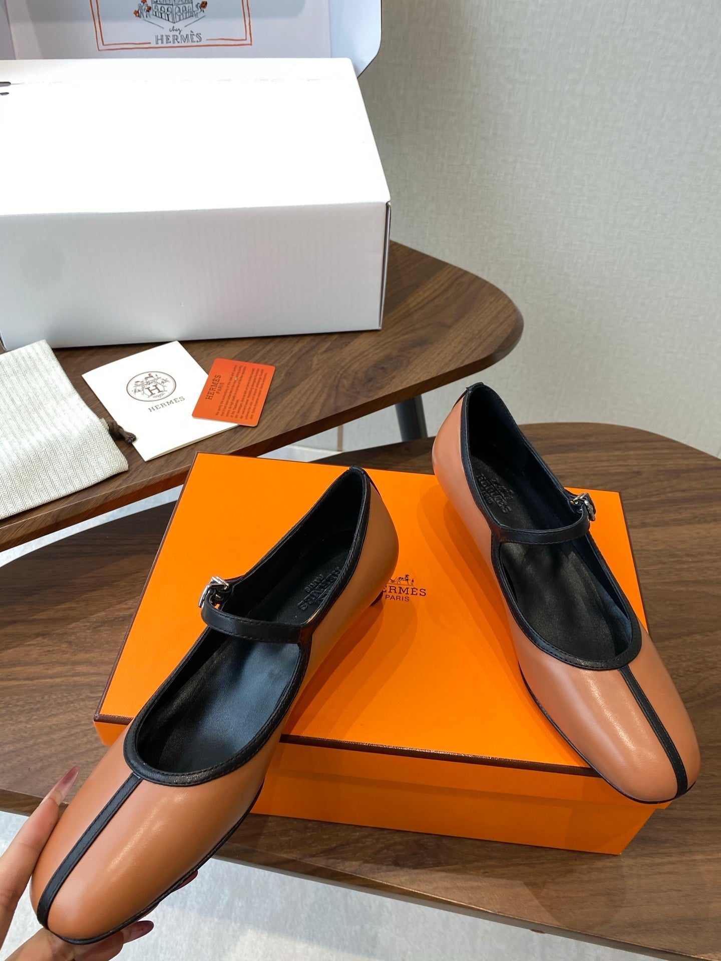 HM 25s Mary Jane 40mm Camel Black Calfskin 422569