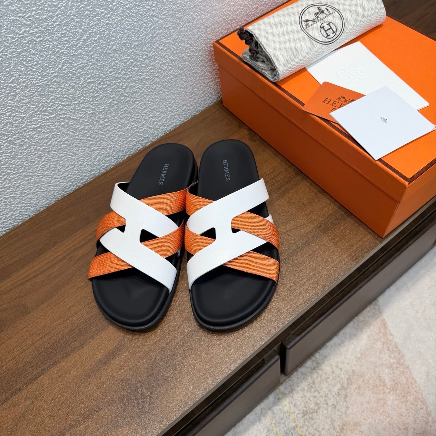 HM 26s Kazimir Sandal In Black Calfskin And Caramel Brown Suede
