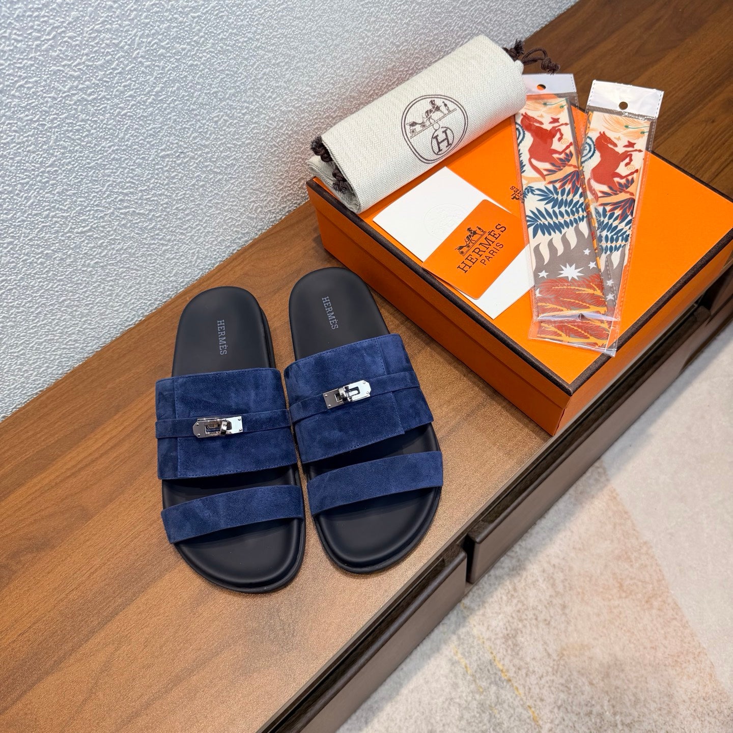HM Jackson Sandals Dark Blue Suede 707160