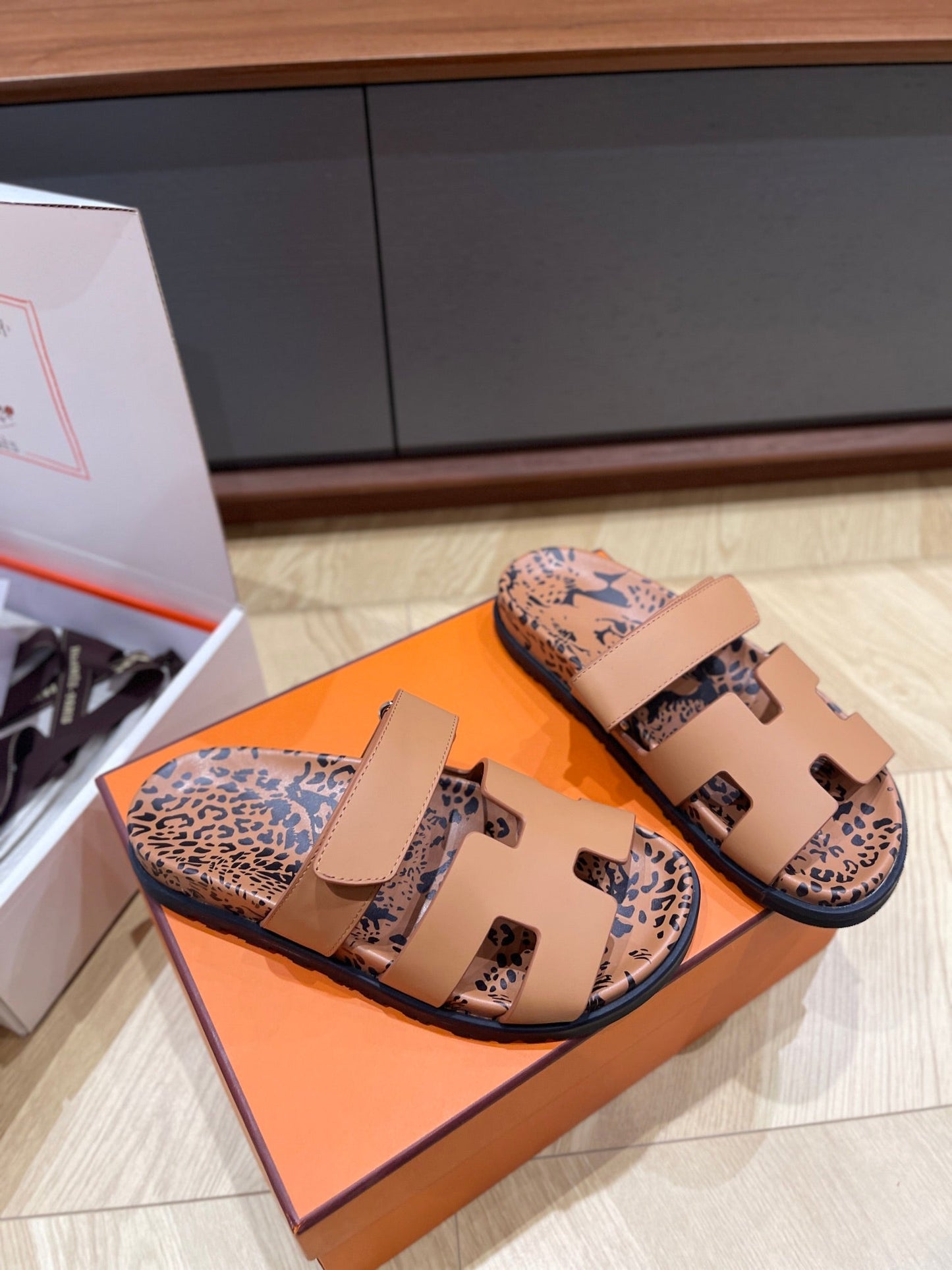 HM 25 Chypre Sandal Calfskin 245700