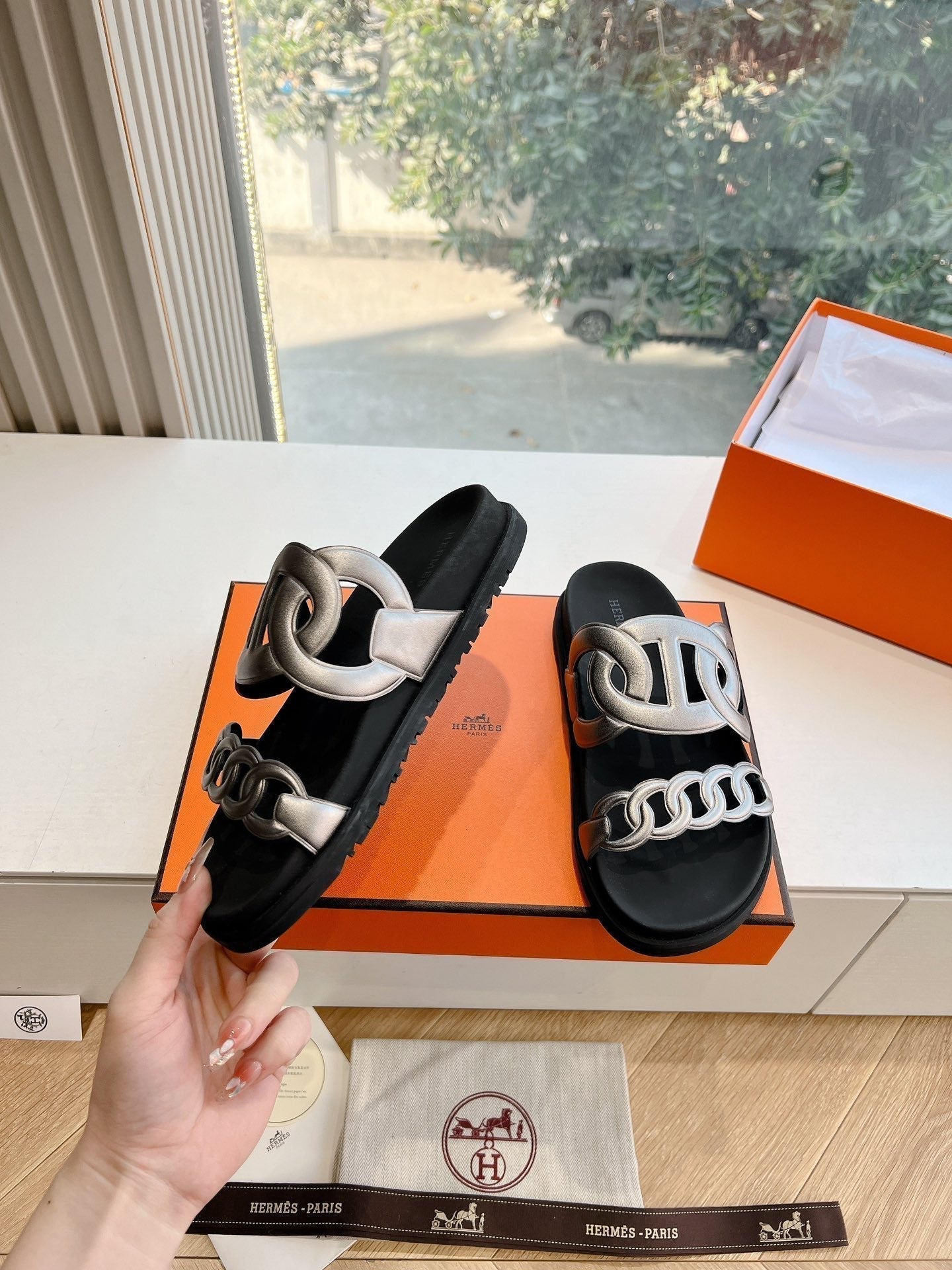 HM 25 Extra Sandal Black Silver Metalic Calfskin