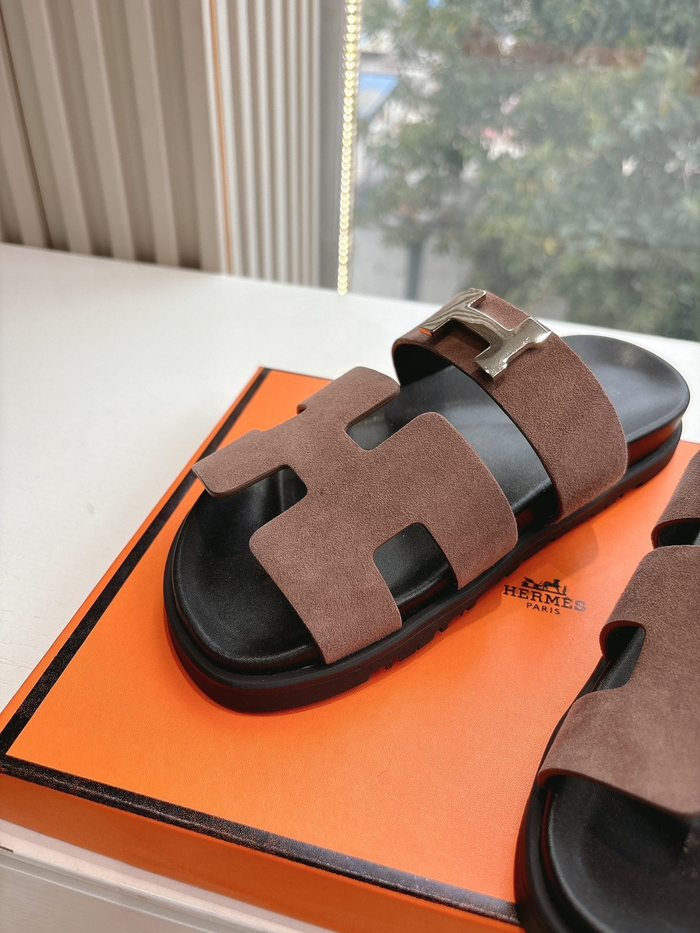 HM 25 Chypre Sandal Chocolate Suede Calfskin Silver H