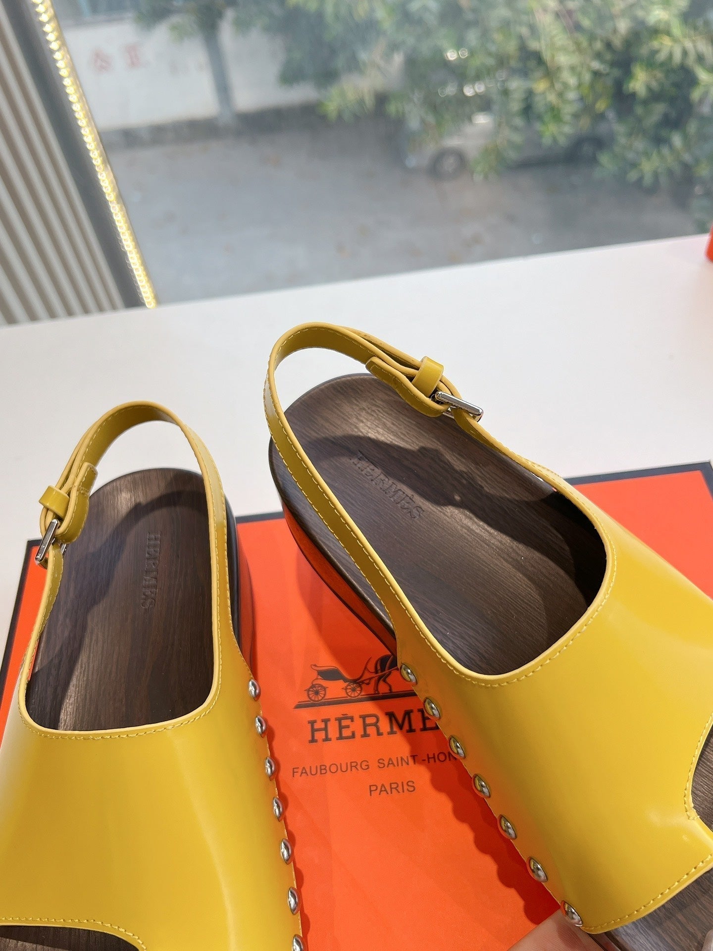 HM Flat Sandal In Corn Yellow Calfskin