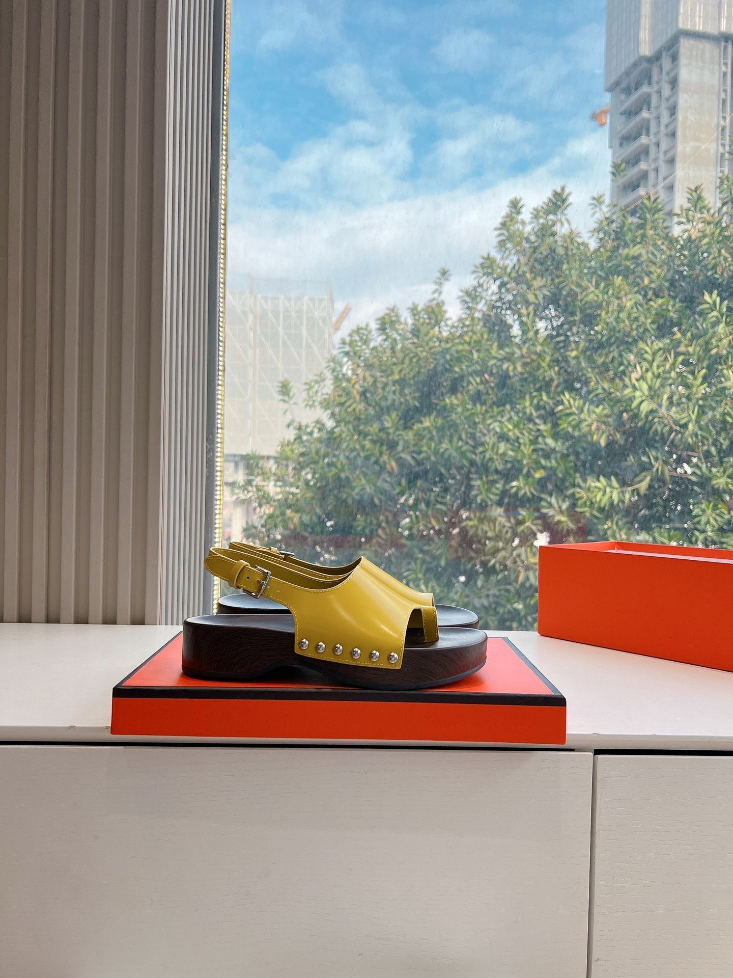 HM Flat Sandal In Corn Yellow Calfskin