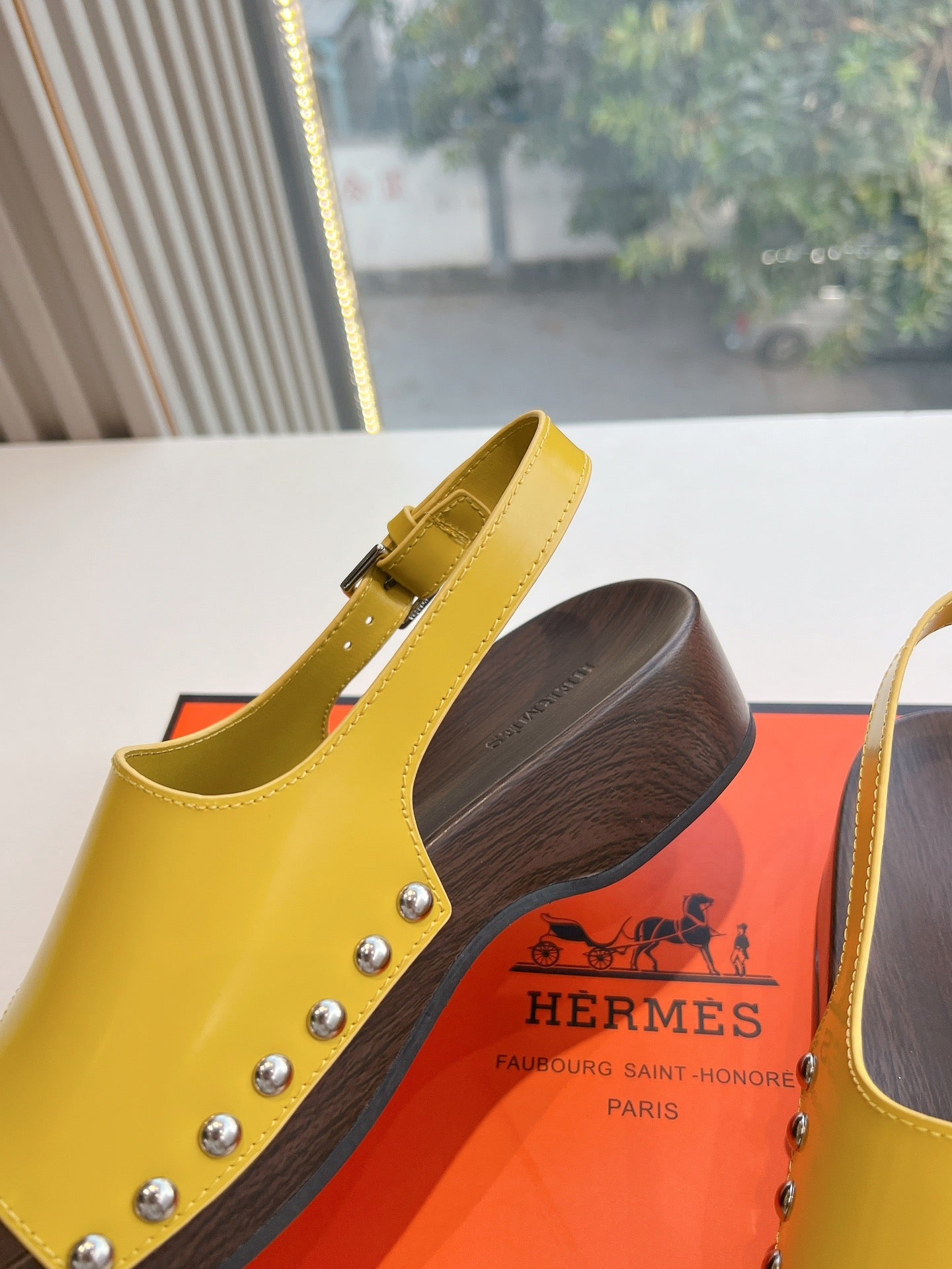 HM Flat Sandal In Corn Yellow Calfskin