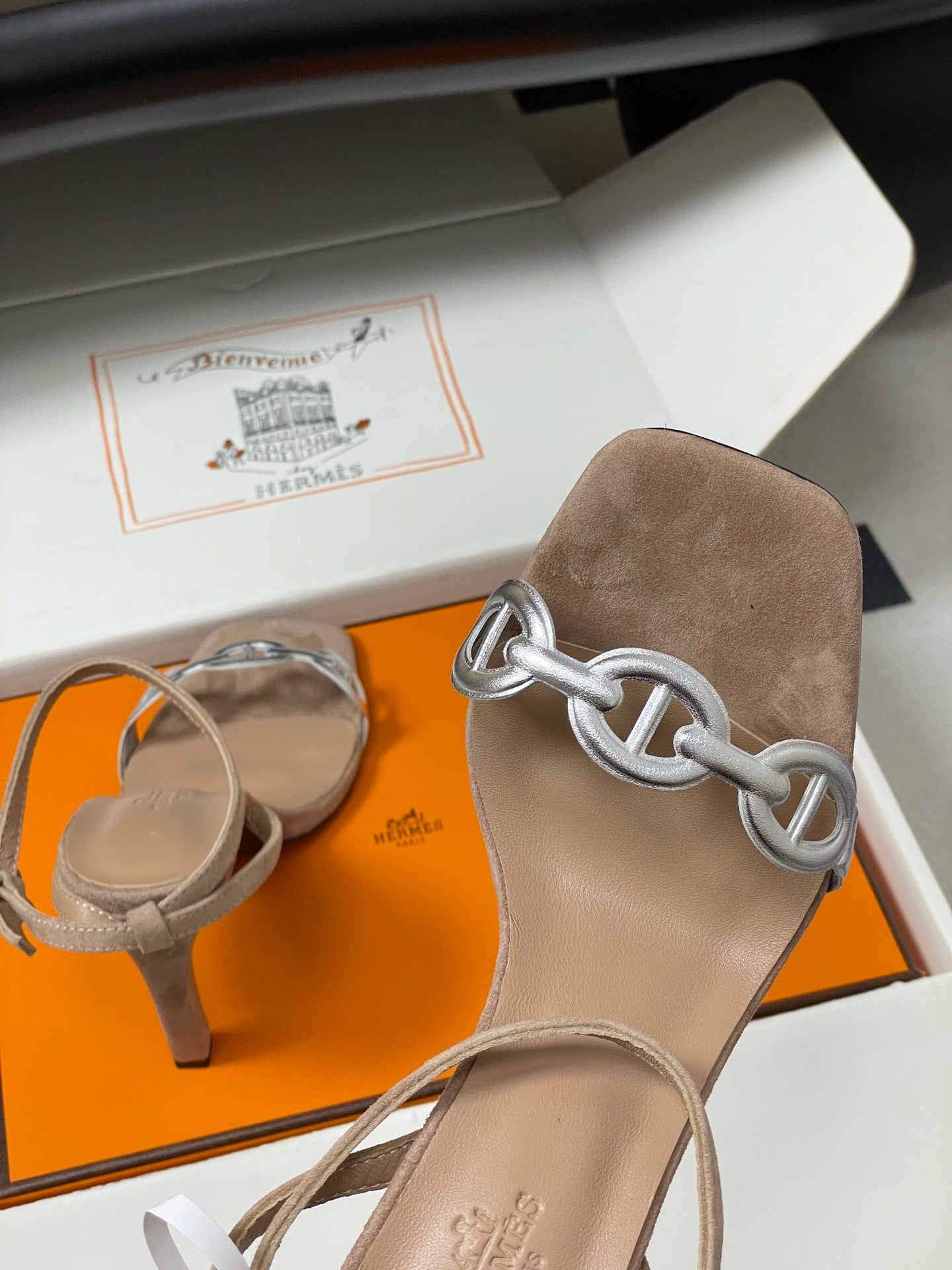 HM Luz Sandals 10.5 Dark Khahi Sheepskin Suede  593702