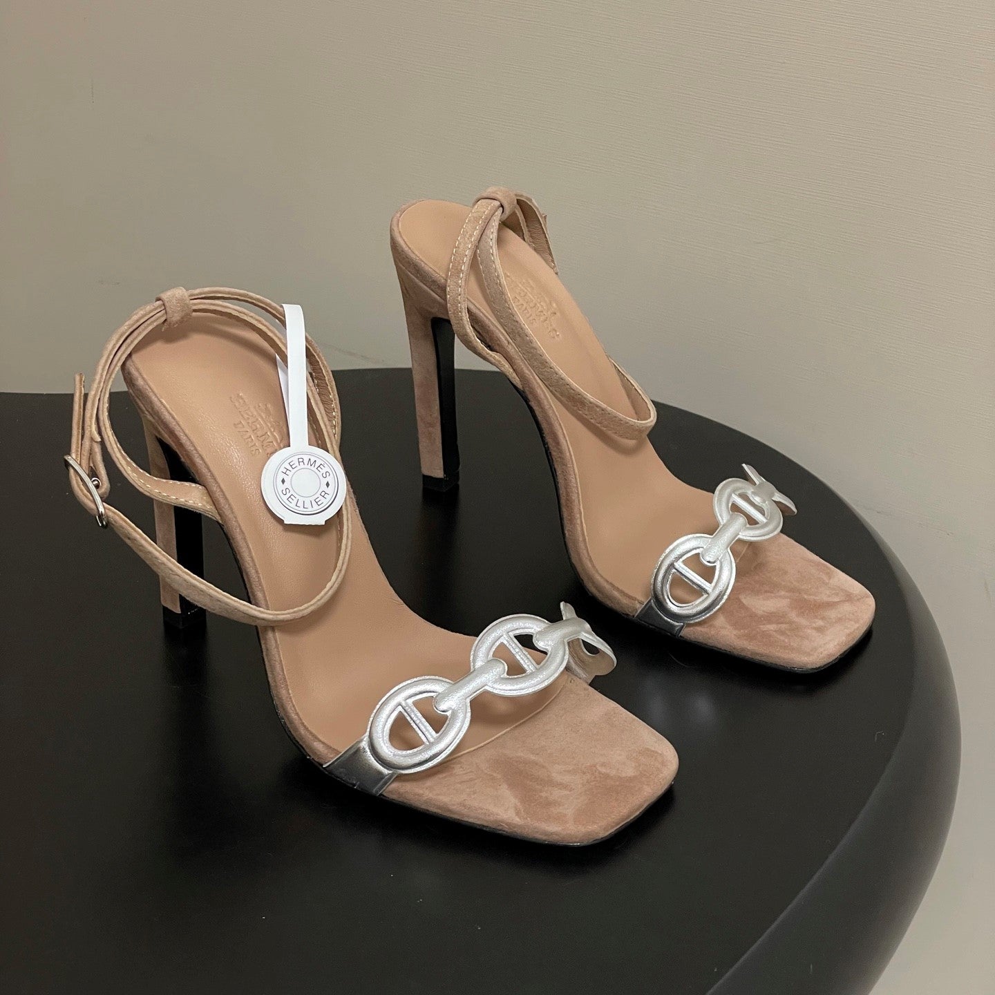 HM Luz Sandals 10.5 Dark Khahi Sheepskin Suede  593702