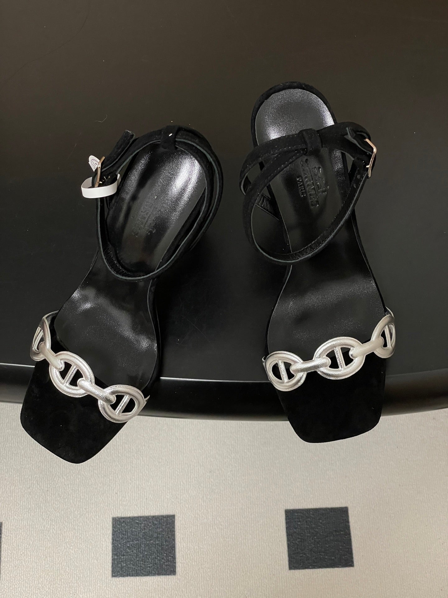 HM Luz Sandals 10.5 Black Sheepskin 593703