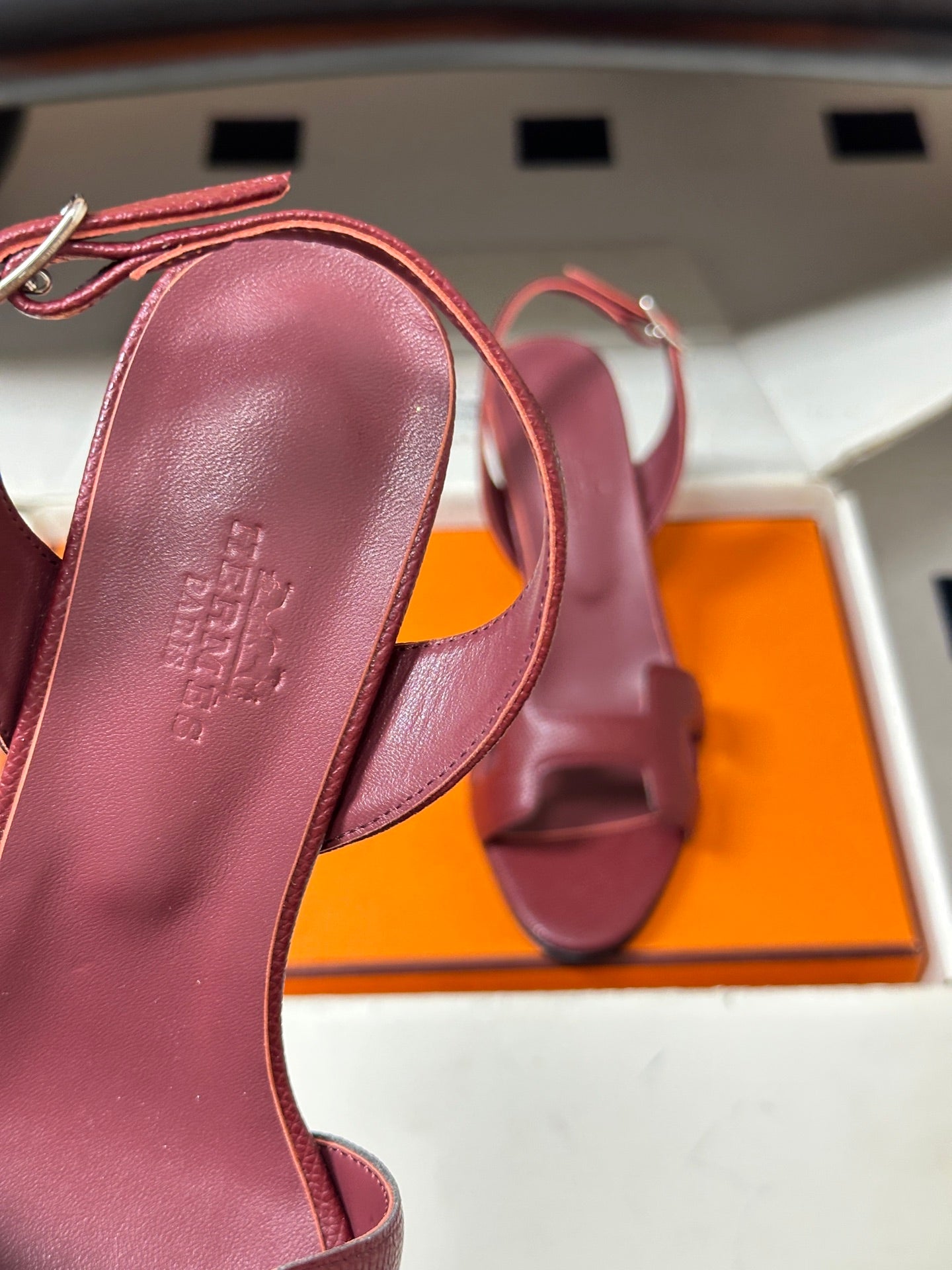 HM Holy Sandal Burgundy Cowhide 835008
