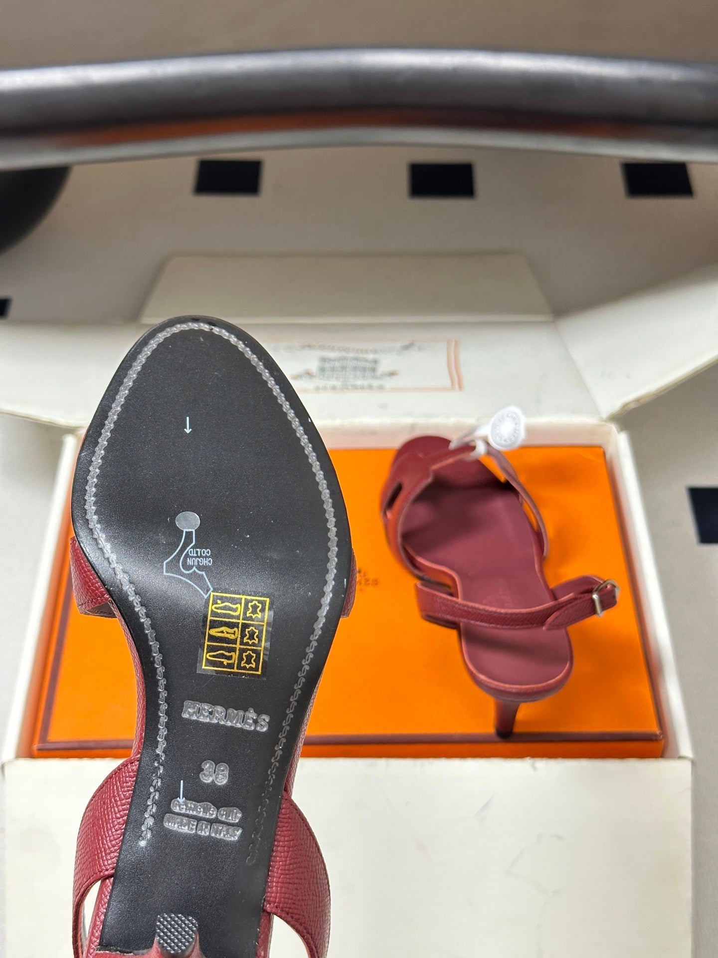 HM Holy Sandal Burgundy Cowhide 835008