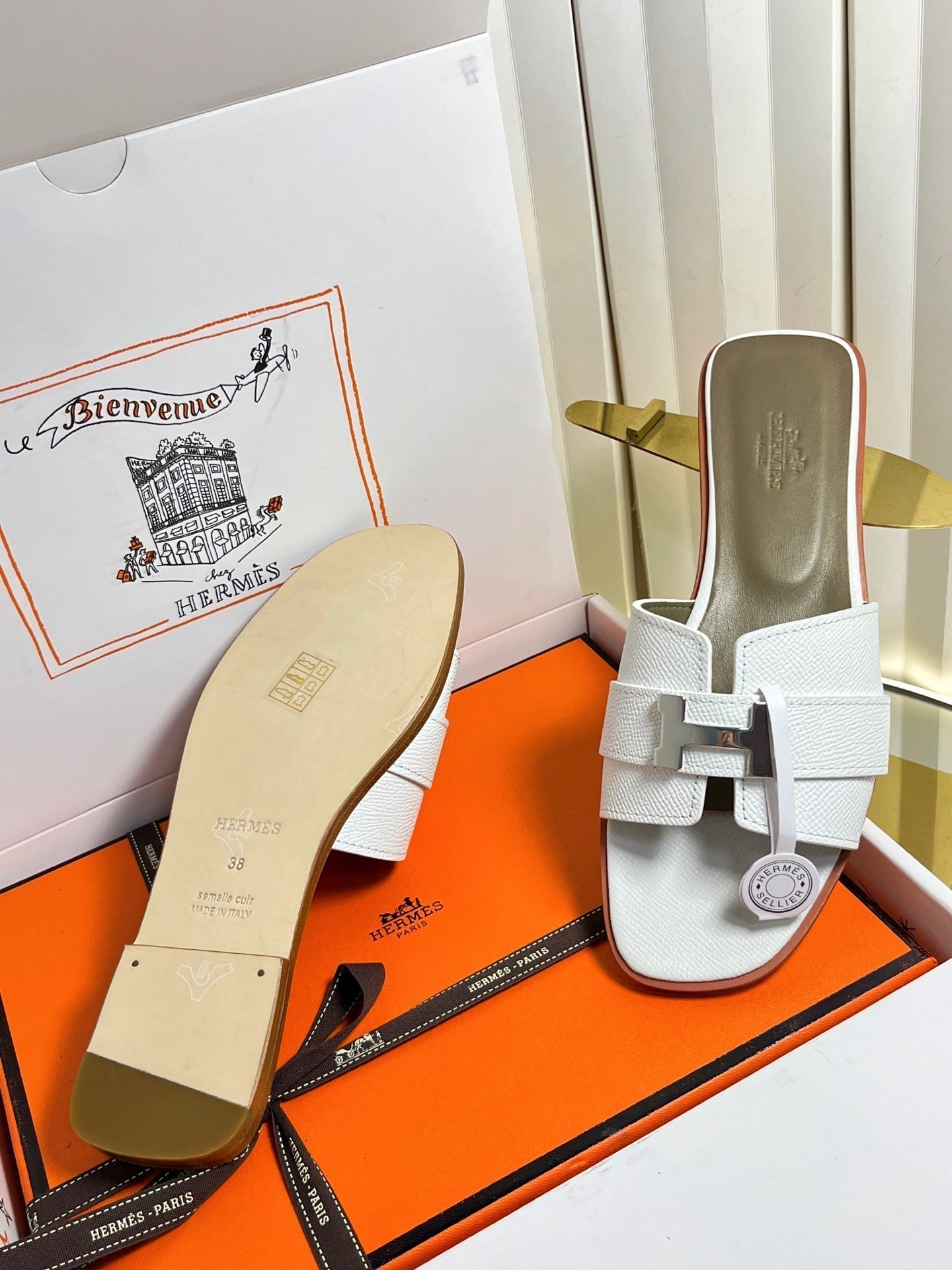 HM 26s Oran Sandals In White Epsom Calfskin Silver Hardware