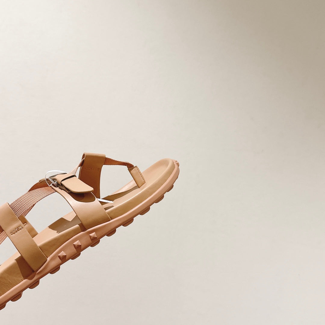 HM Inboard Sandals Beige Canvas Leather 849584