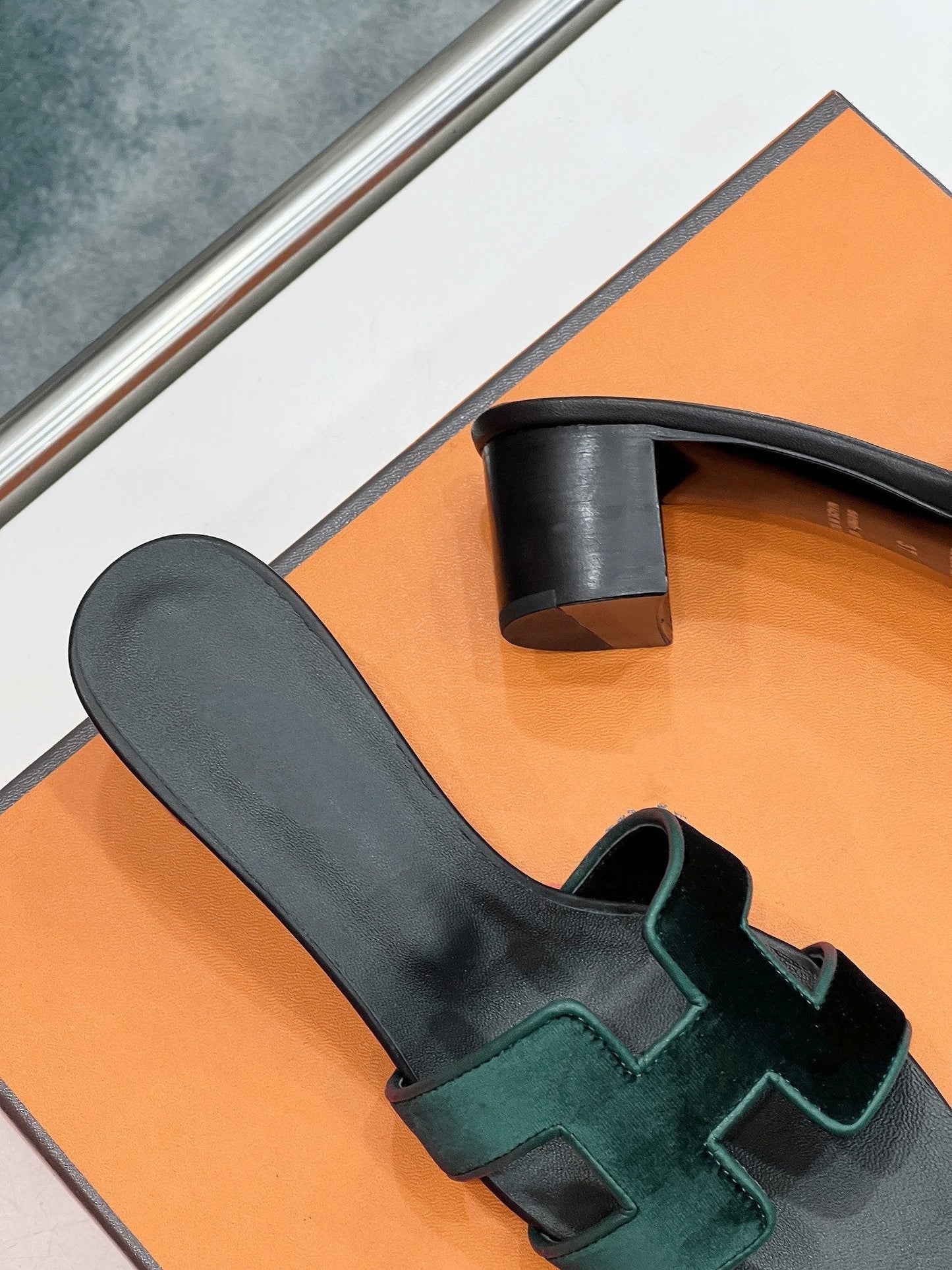 0ran 45 sandal dark green velvet goatskin