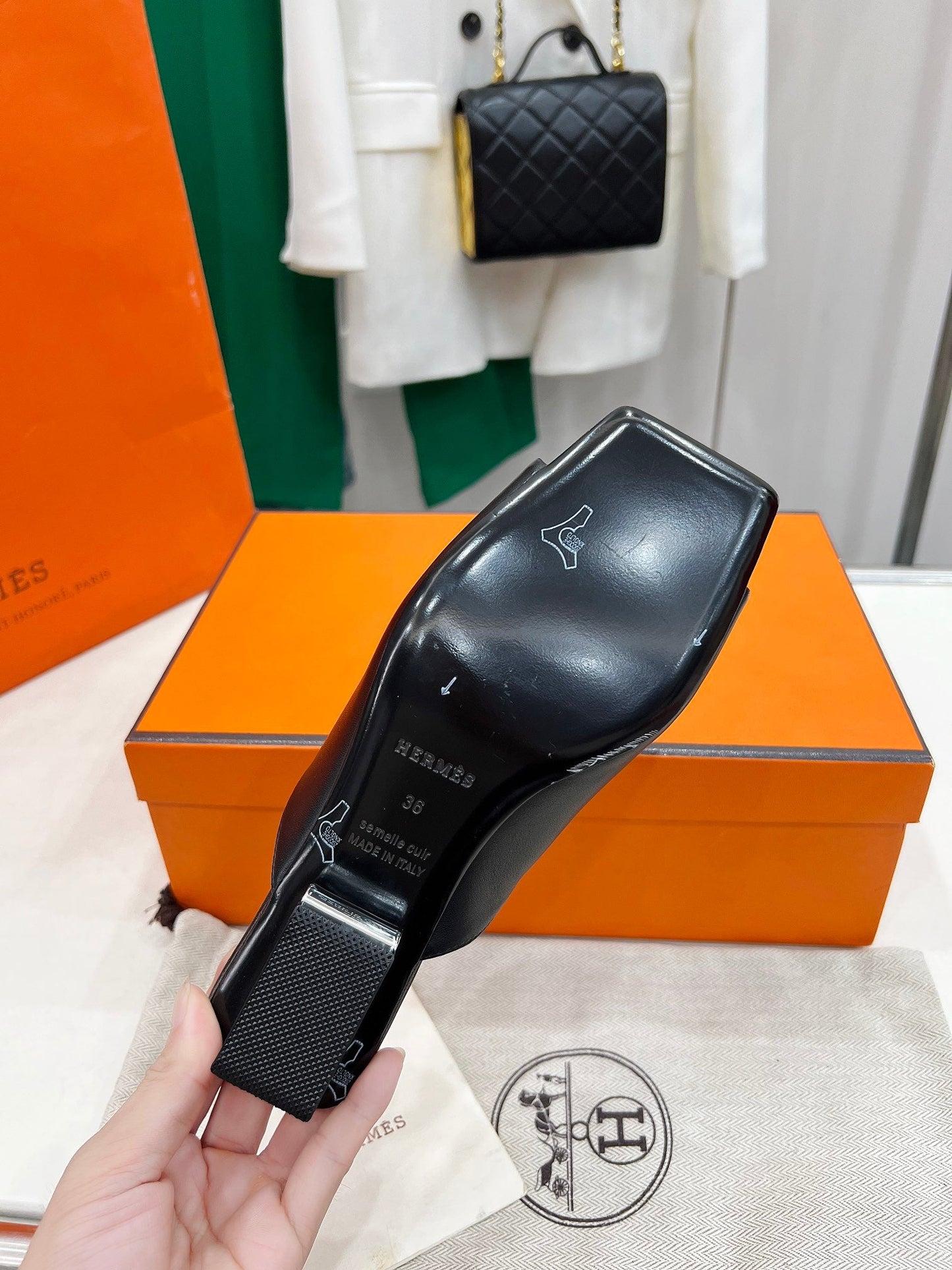 HM Idole Sandal In Black Calfskin